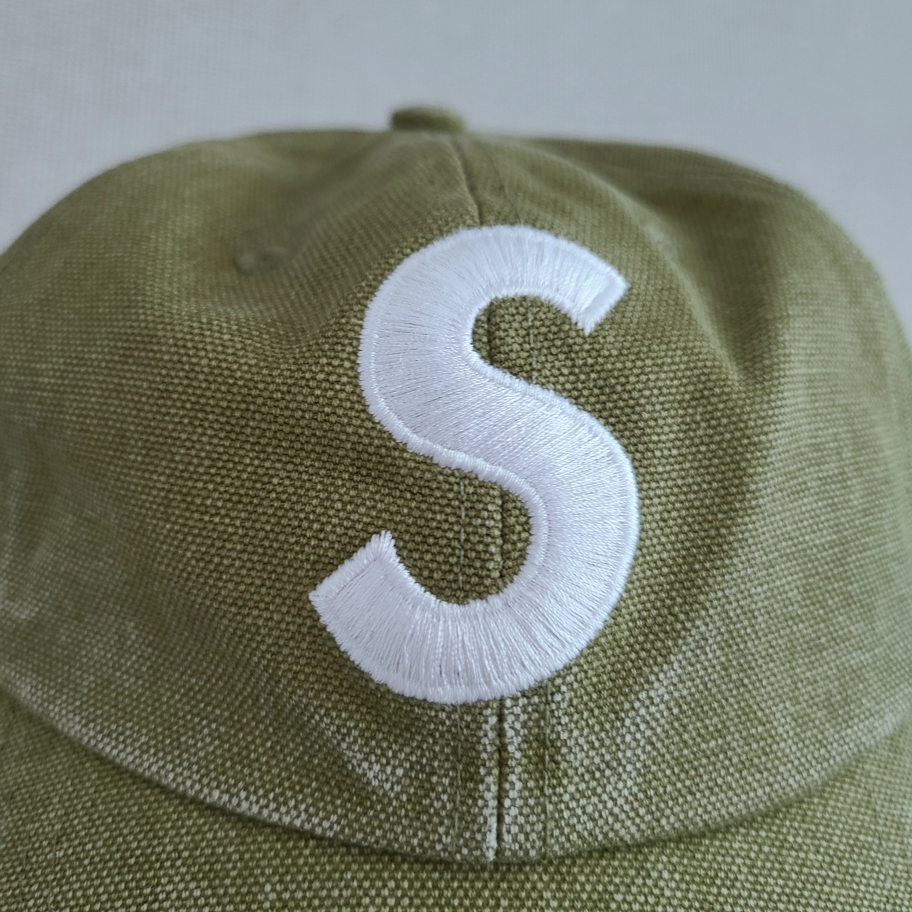 Supreme Pigment Canvas S Logo 6-Panel Olive - 23SS 착용 스타일 - 2