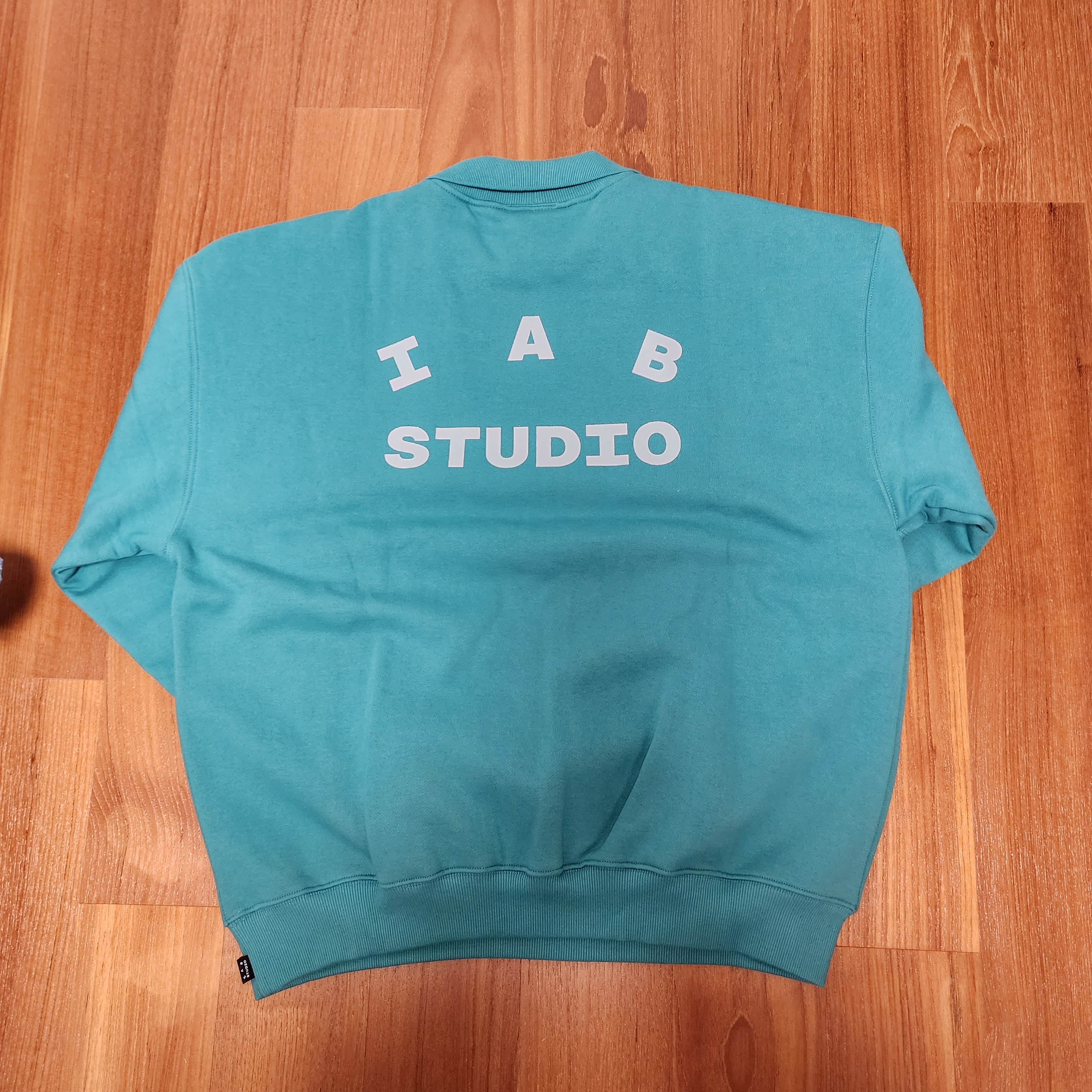 IAB Studio Rugby Sweatshirt Mint - The Hyundai Seoul Exclusive 착용 스타일 - 2