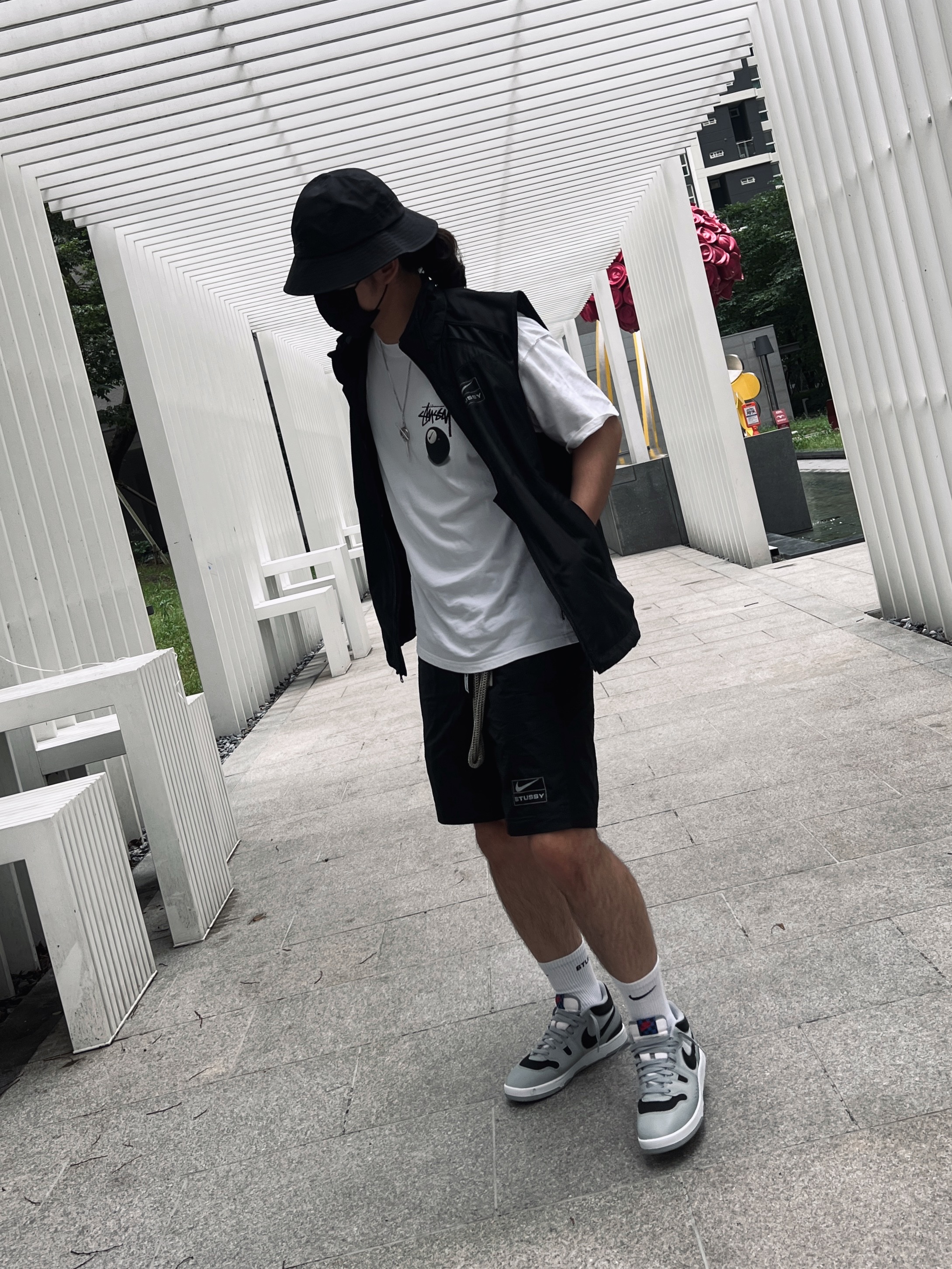Nike x Stussy NRG FL Storm-Fit Bucket Hat Black, Nike x Stussy NRG FL Storm-Fit Jacket Black (DO5304-010) 착용 스타일 - 2