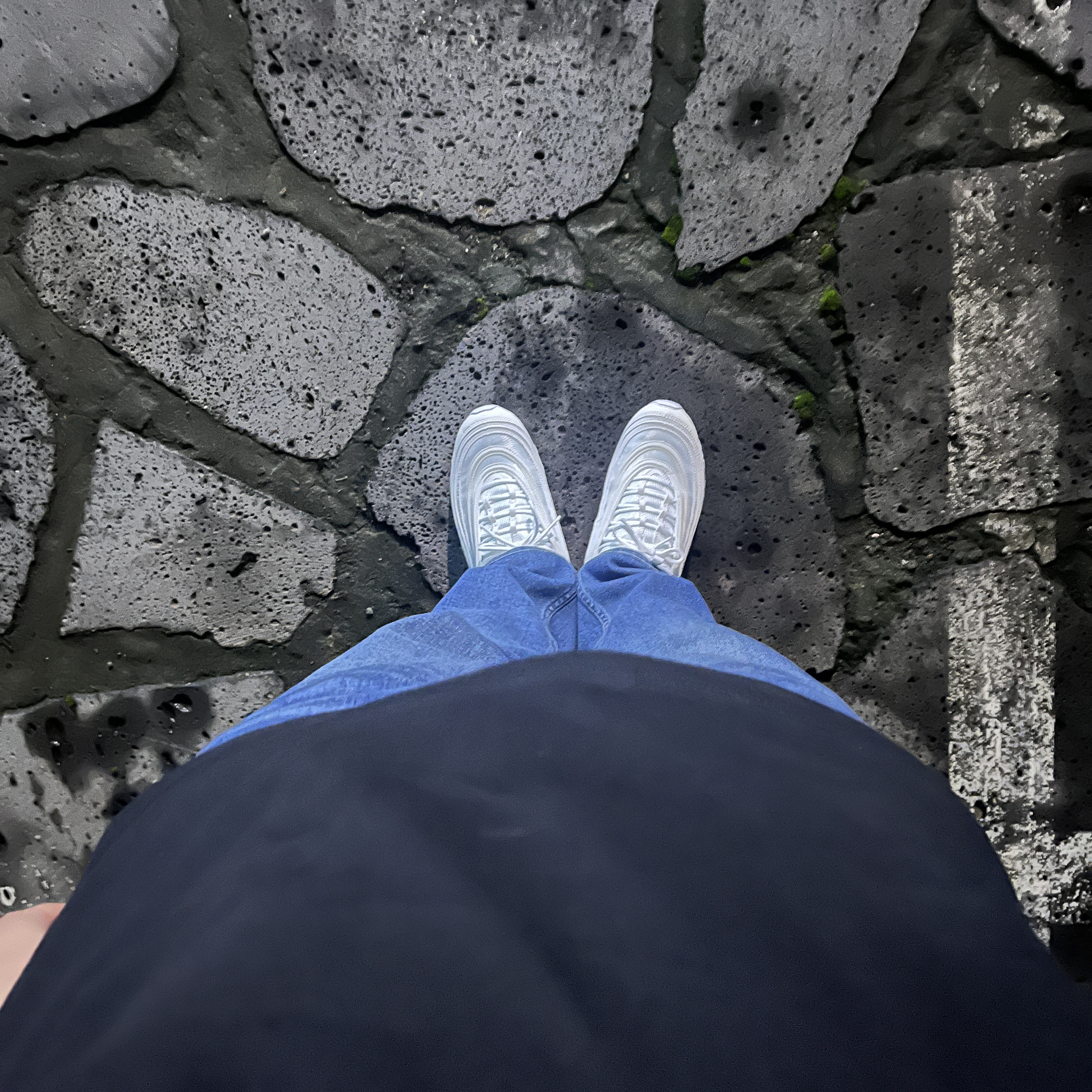 Nike Air Max 97 Triple White Wolf Grey 착용 스타일