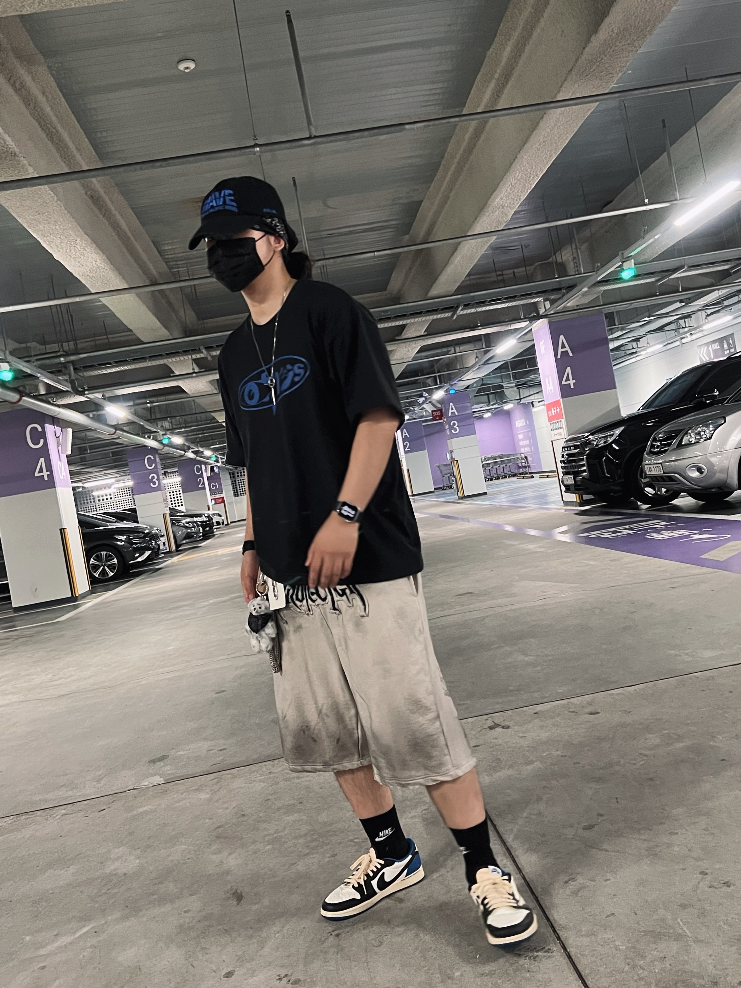 Nike x Off-White NRG T-Shirt Black - Asia, Project G/R Furious Logo Applique Shorts Grey - 10 Corso Como Exclusive 착용 스타일 - 1