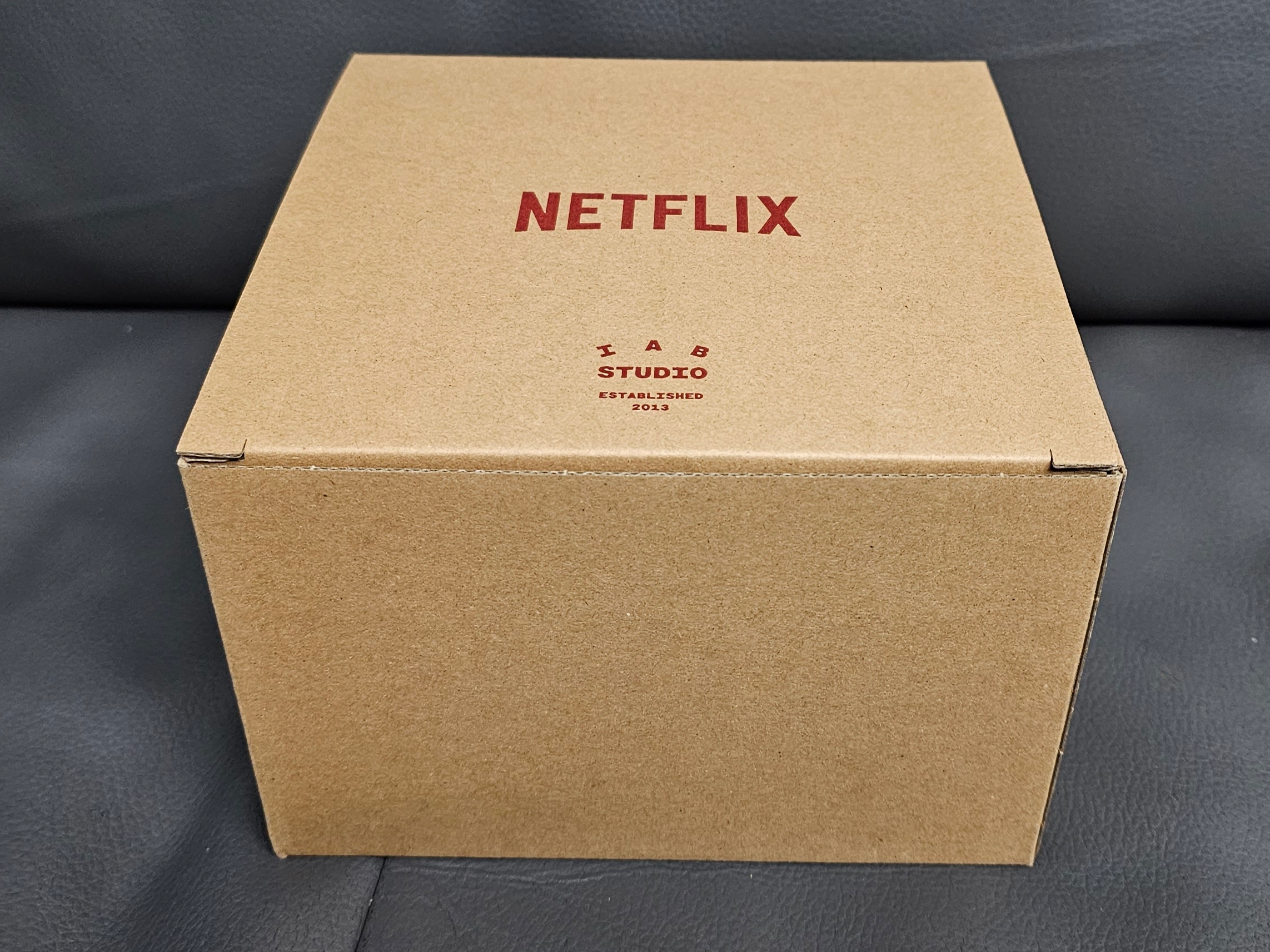 IAB Studio x Netflix Bowl Set 착용 스타일 - 5