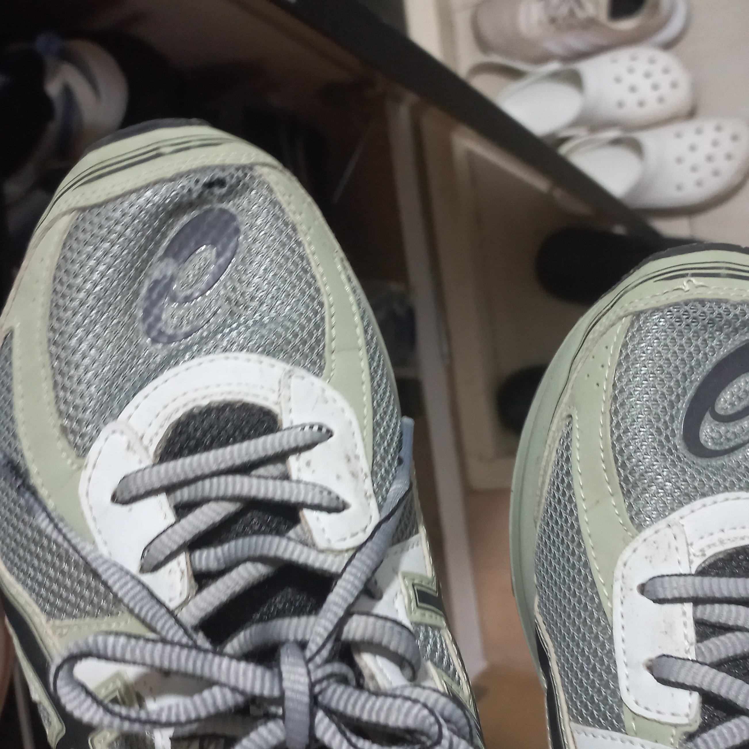 Asics Jog 100 S Sheet Rock - 2E Wide 착용 스타일 - 2