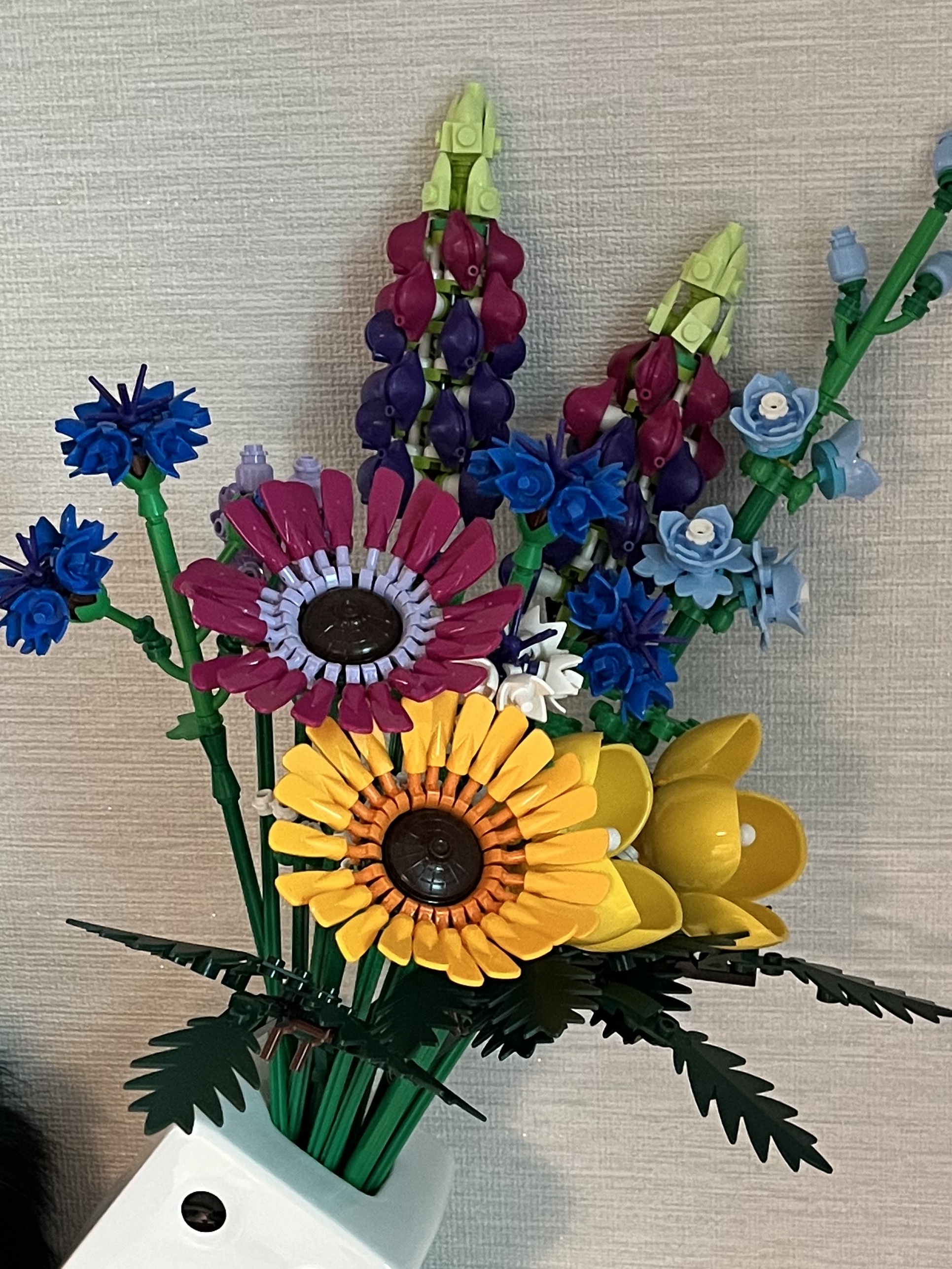Stussy Ceramic Dice Vase White, Lego Wildflower Bouquet 착용 스타일 - 3