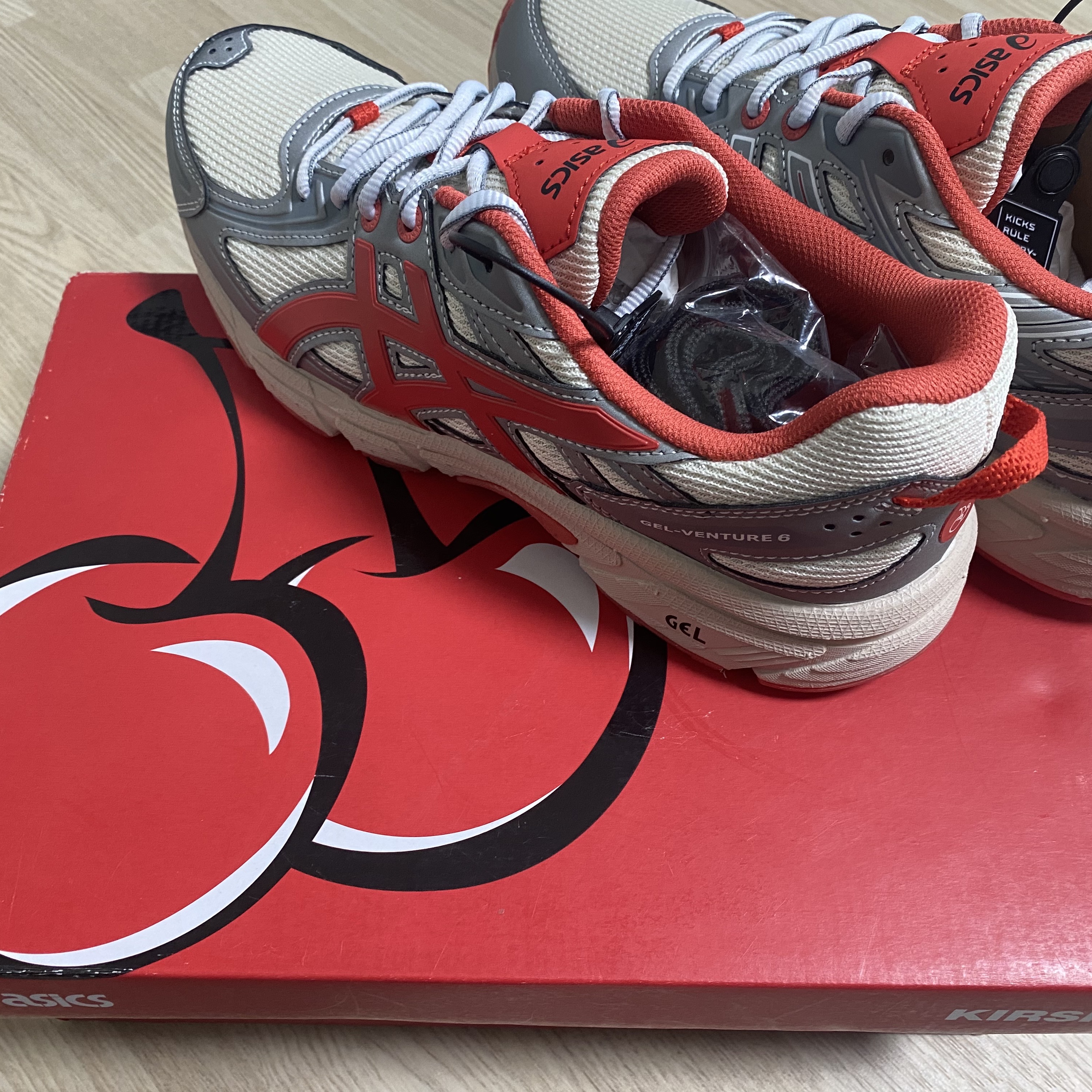(W) Asics x Kirsh Gel-Venture 6 Birch 착용 스타일