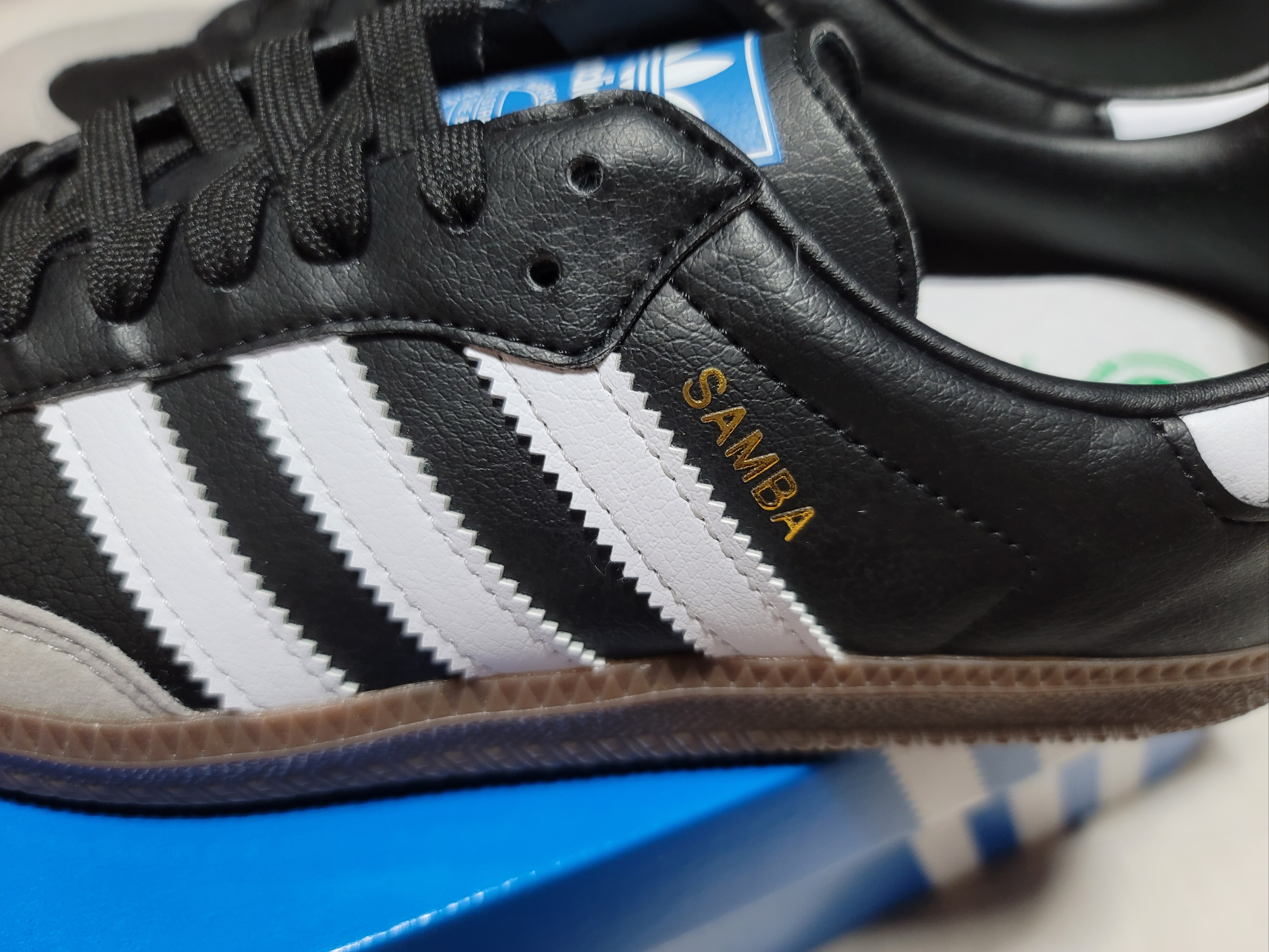 Adidas Samba Vegan Black White 착용 스타일 - 2