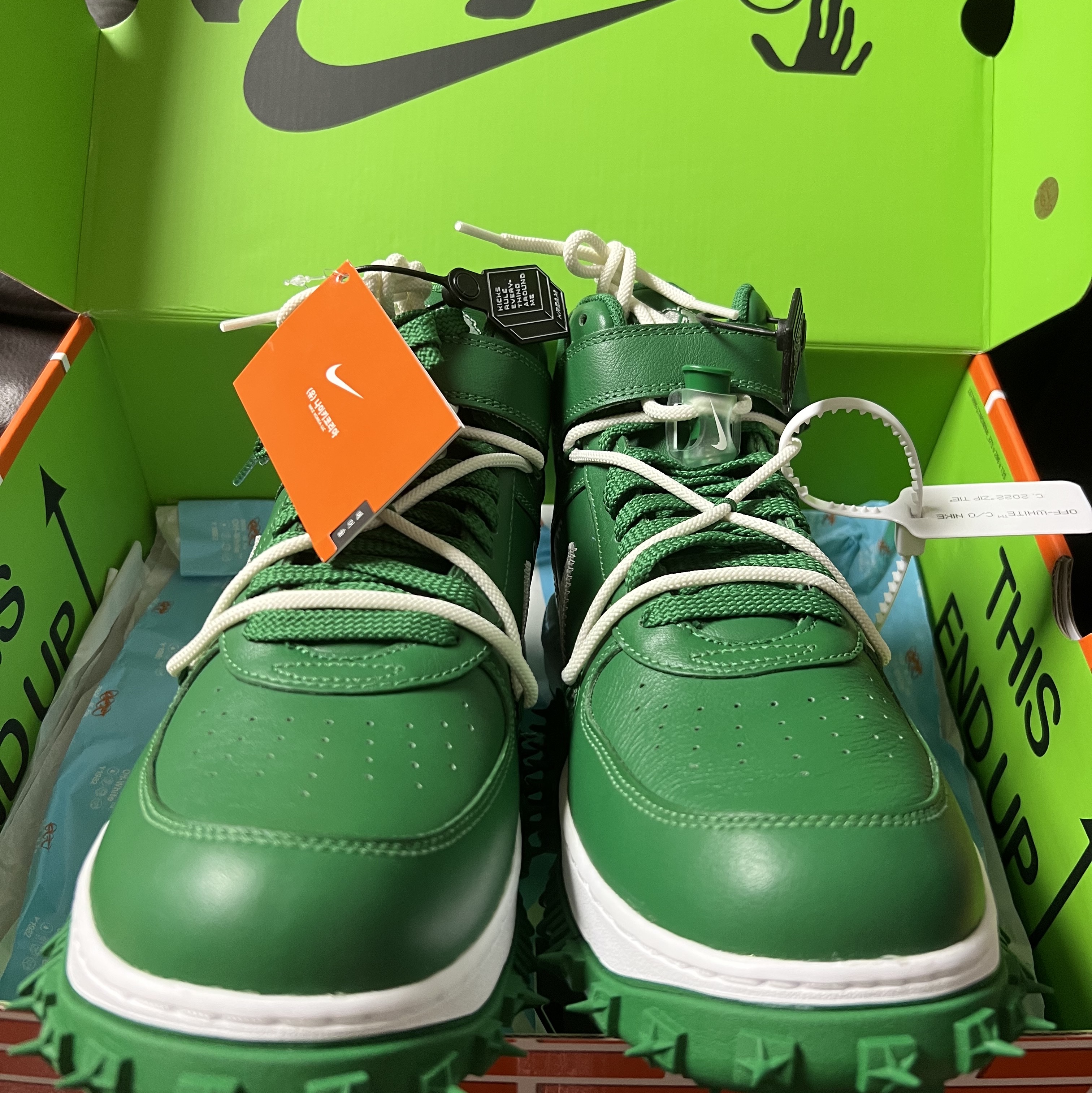 Nike x Off-White Air Force 1 Mid SP Leather Pine Green 착용 스타일 - 2