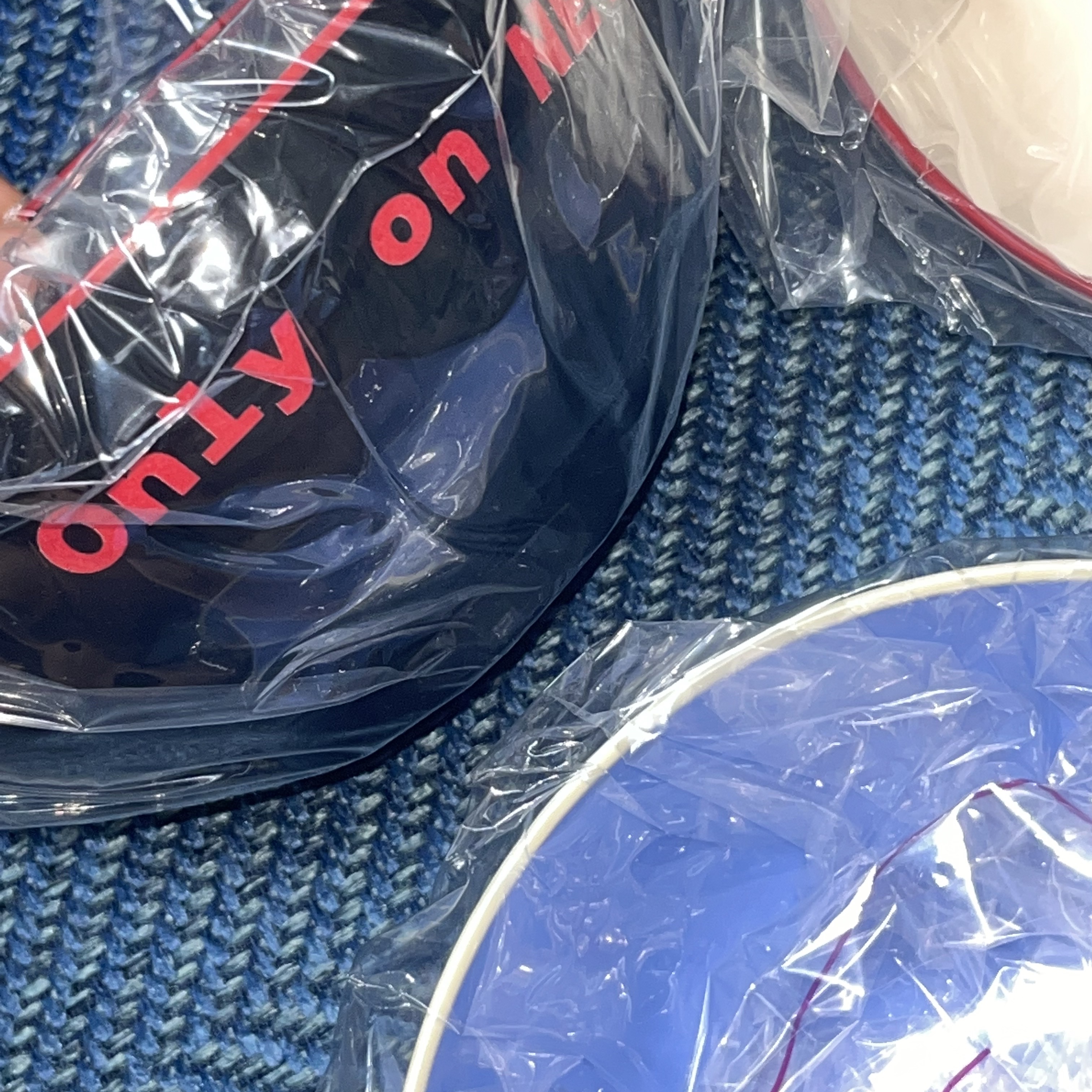 IAB Studio x Netflix Bowl Set 착용 스타일 - 4