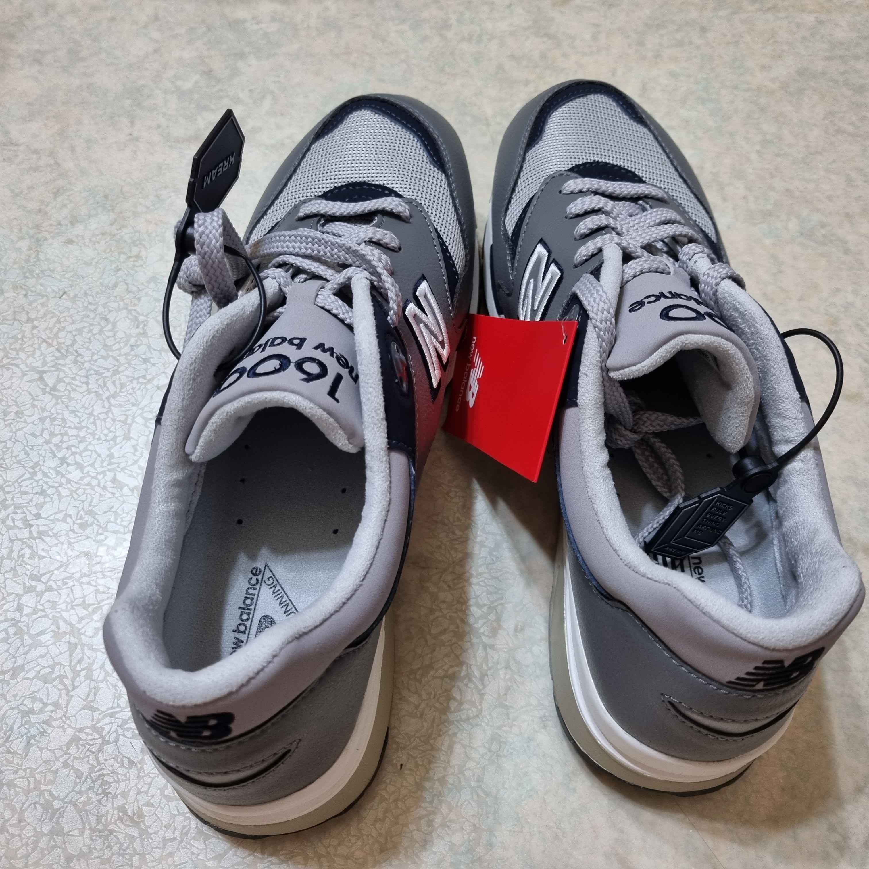 New Balance 1600 Legacy Grey 착용 스타일 - 2