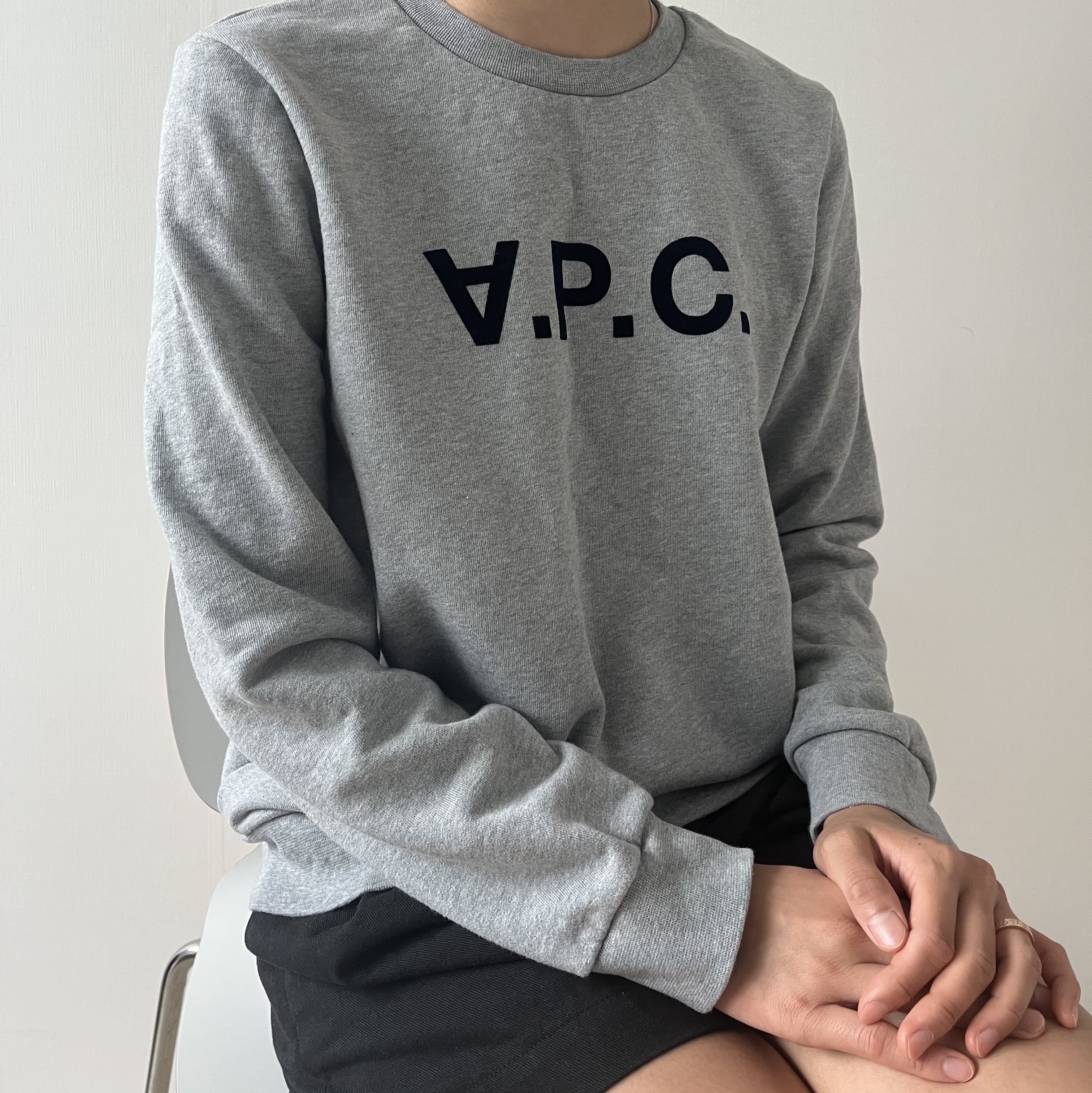 (W) A.P.C. VPC Viva Sweatshirt Heather Grey 착용 스타일