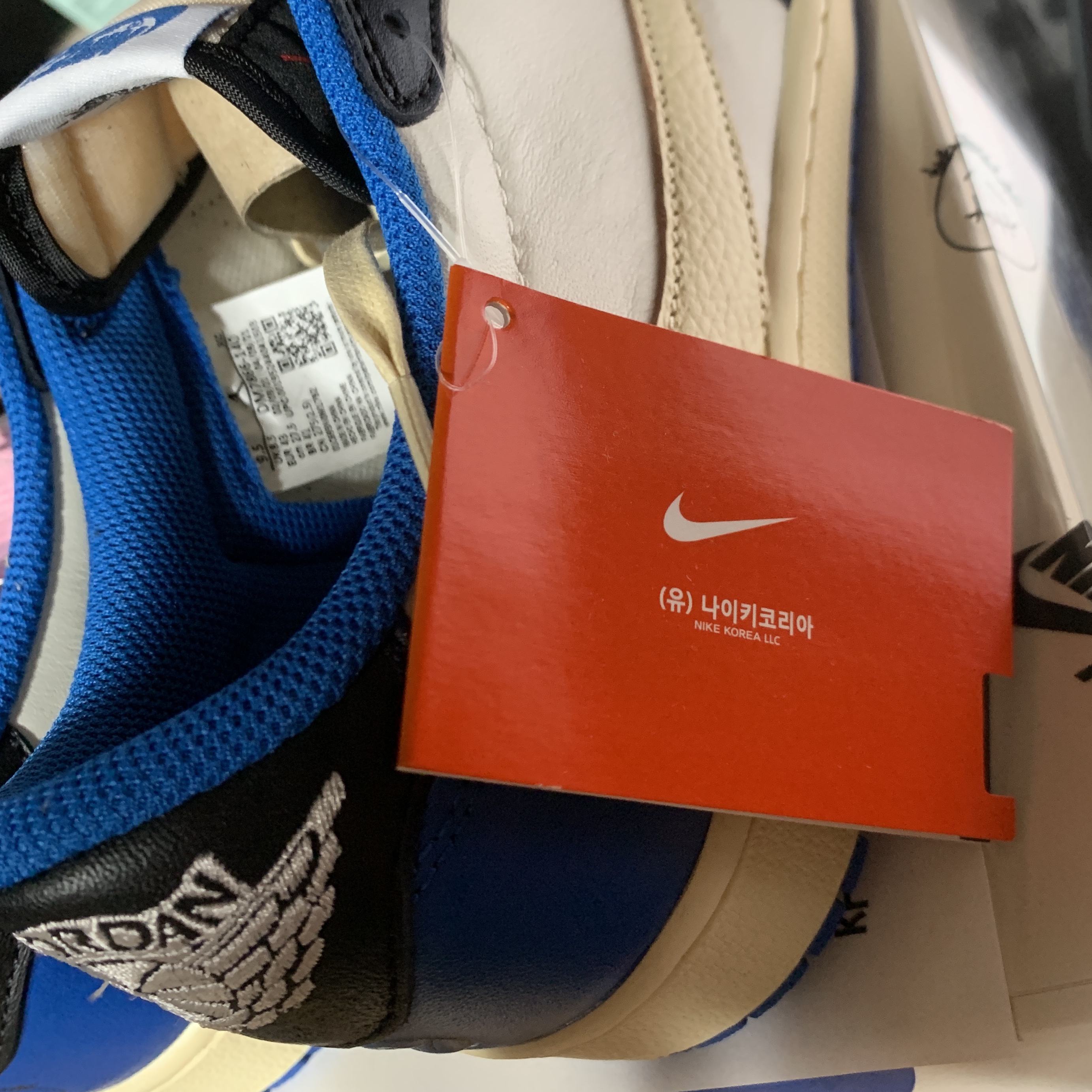 Jordan 1 x Travis Scott x Fragment Retro Low OG SP Military Blue 착용 스타일