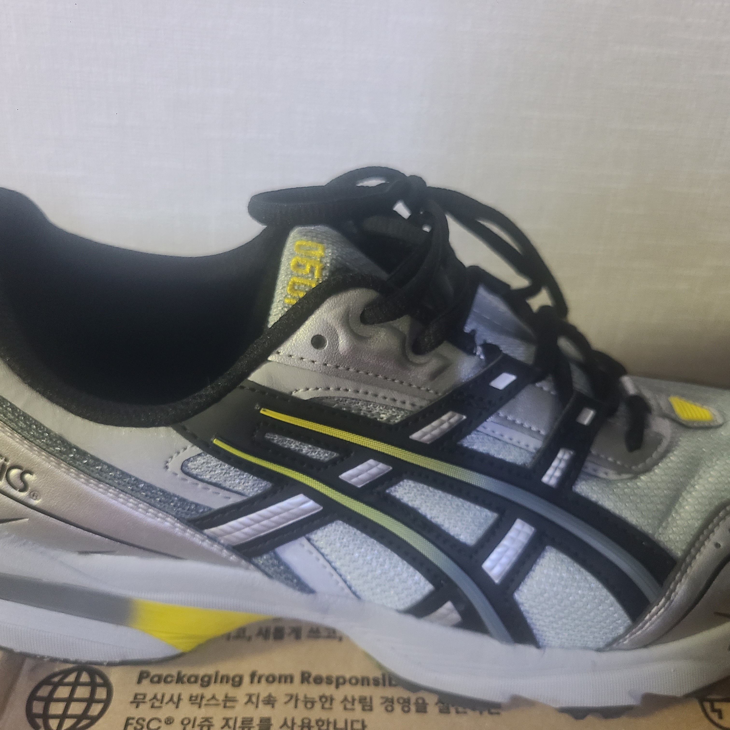 Asics Gel-1090 Mid Grey Black 착용 스타일