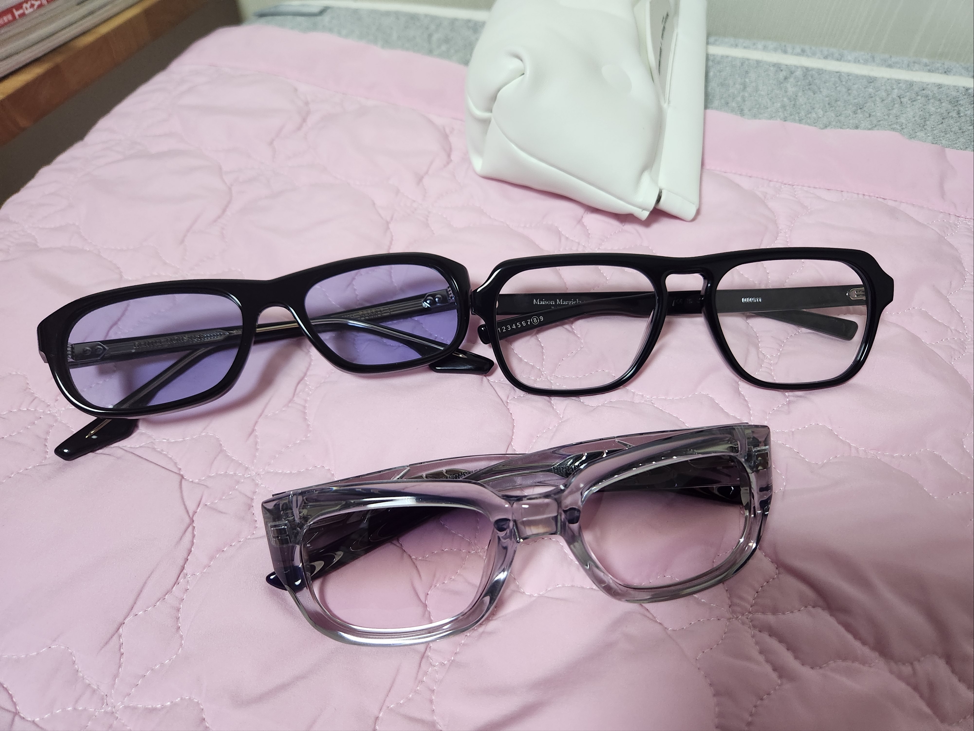 Gentle Monster x Maison Margiela MM011 Clear Black, Gentle Monster Nine Part Piece GC4 Translucent Gray 착용 스타일