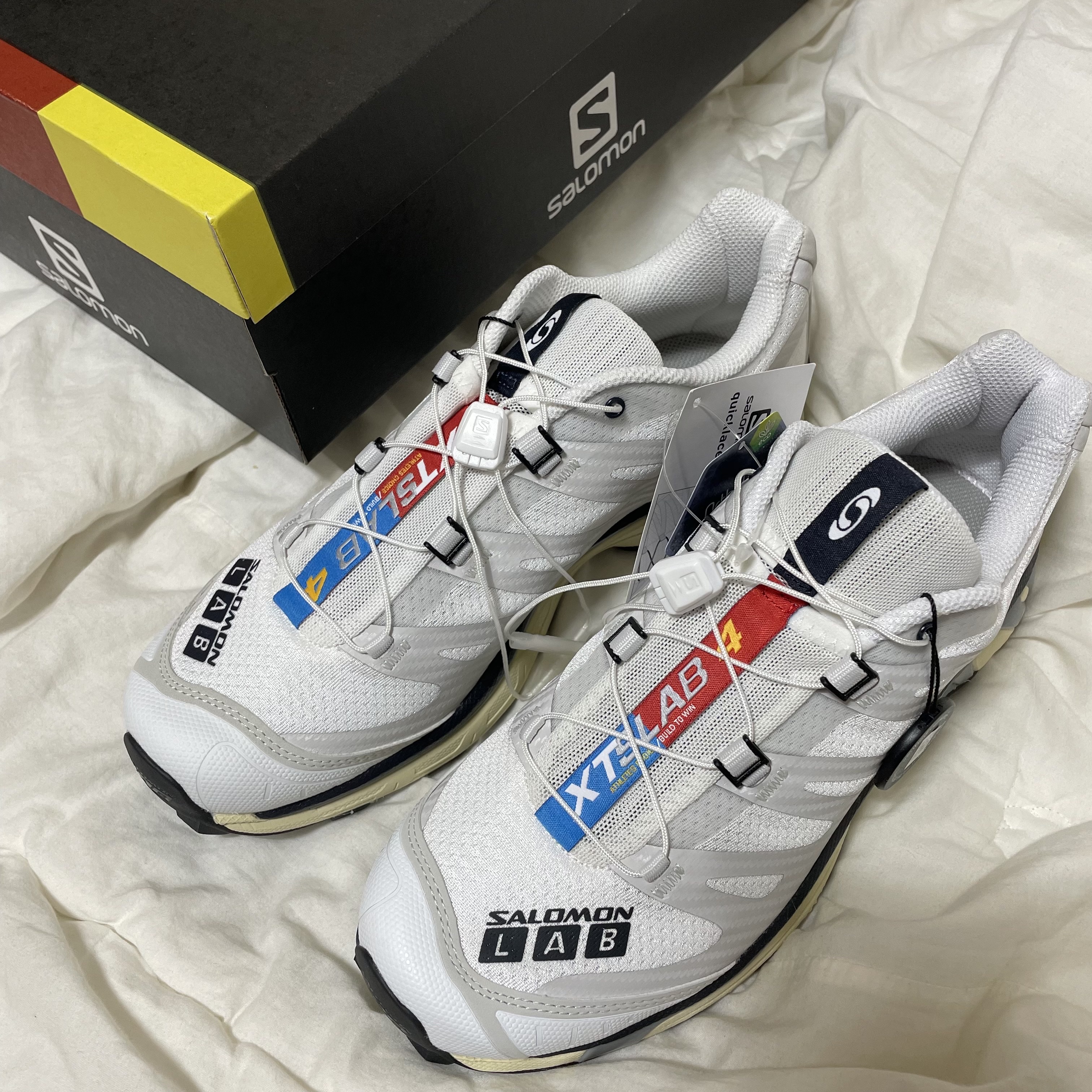 Salomon XT-4 White Lunar Rock 착용 스타일