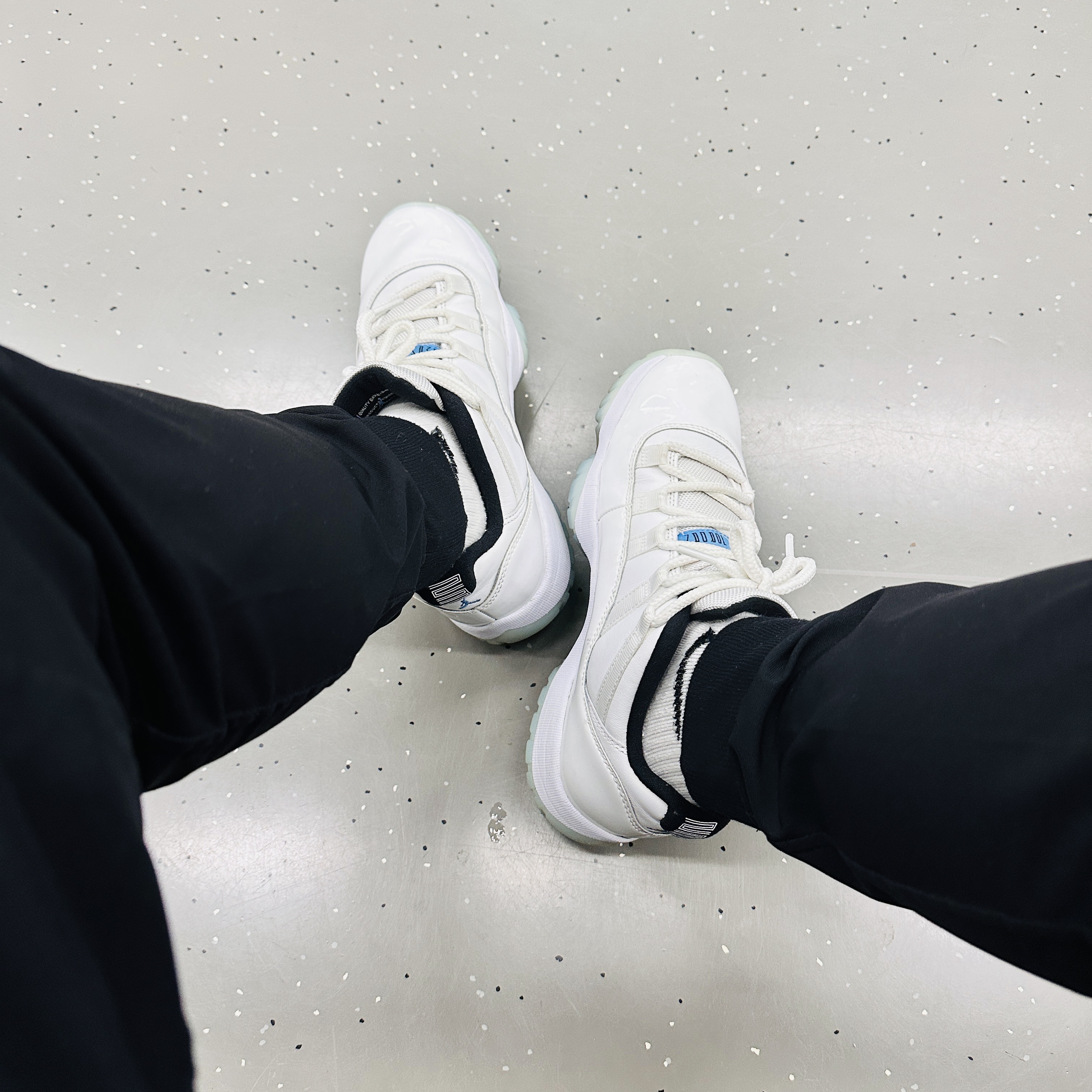 Jordan 11 Retro Low Legend Blue 착용 스타일