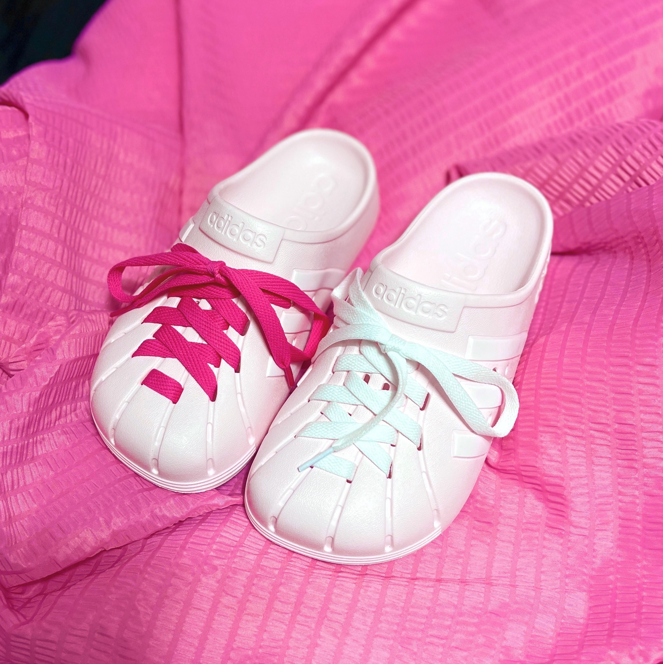Adidas Adilette Clogs Almost Pink 착용 스타일