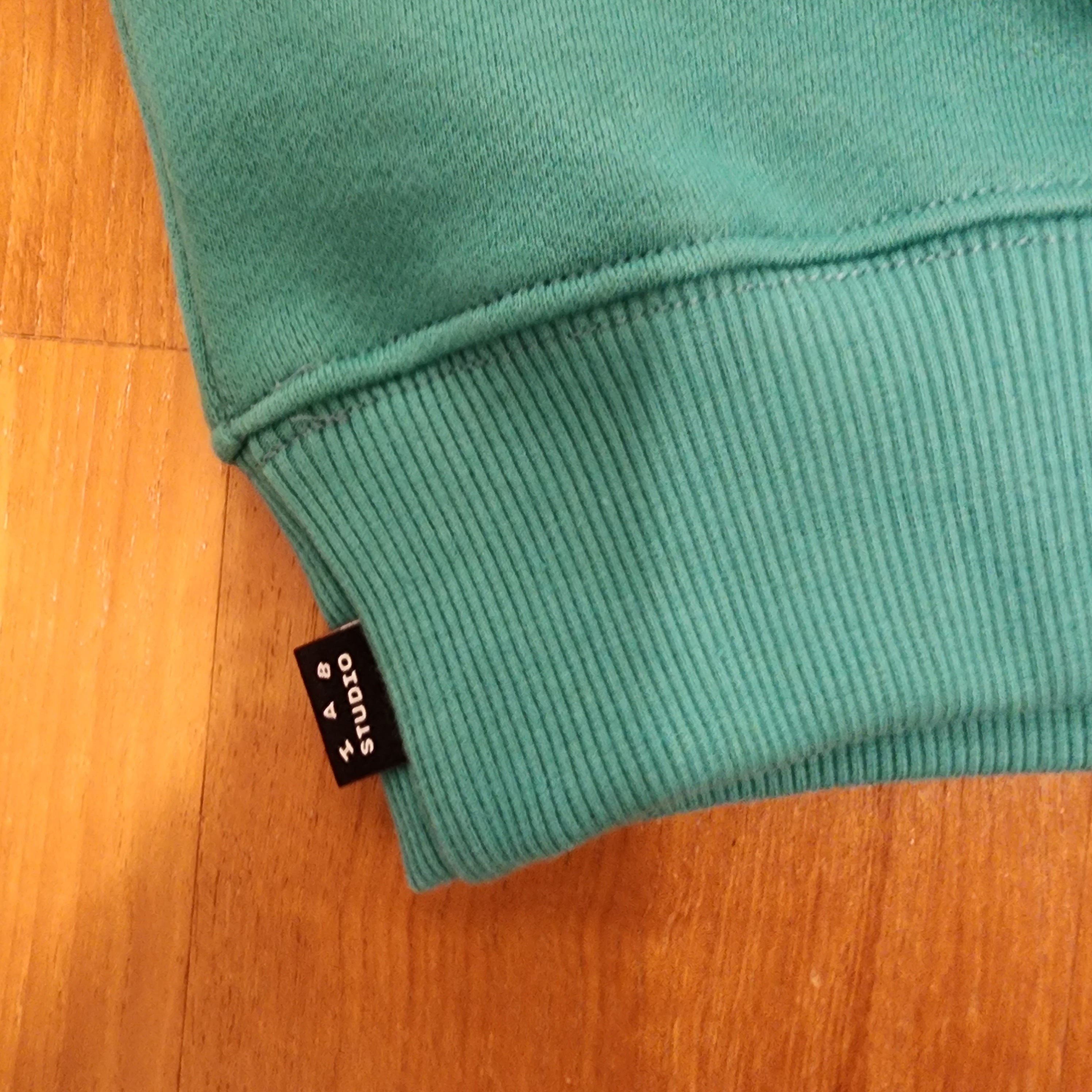 IAB Studio Rugby Sweatshirt Mint - The Hyundai Seoul Exclusive 착용 스타일 - 3