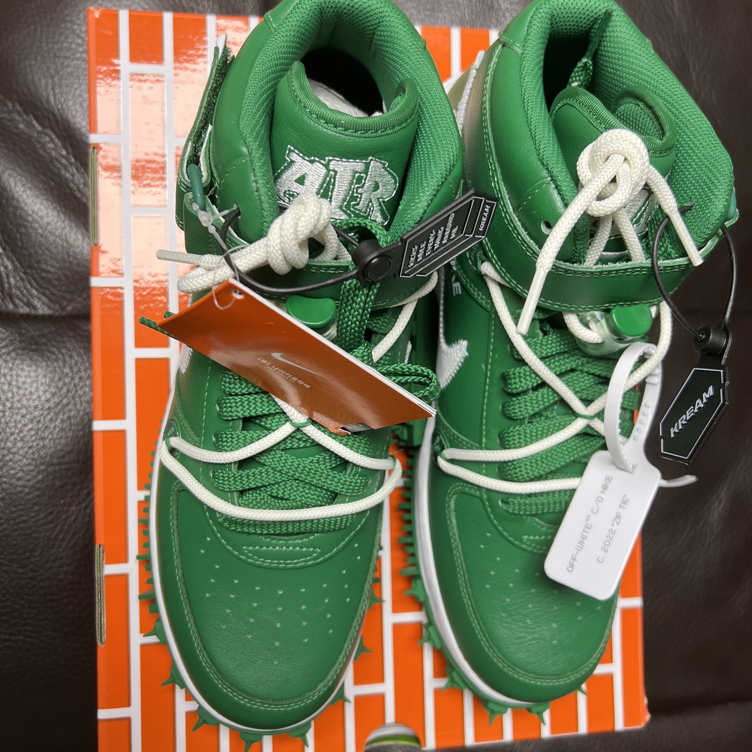 Nike x Off-White Air Force 1 Mid SP Leather Pine Green 착용 스타일 - 1