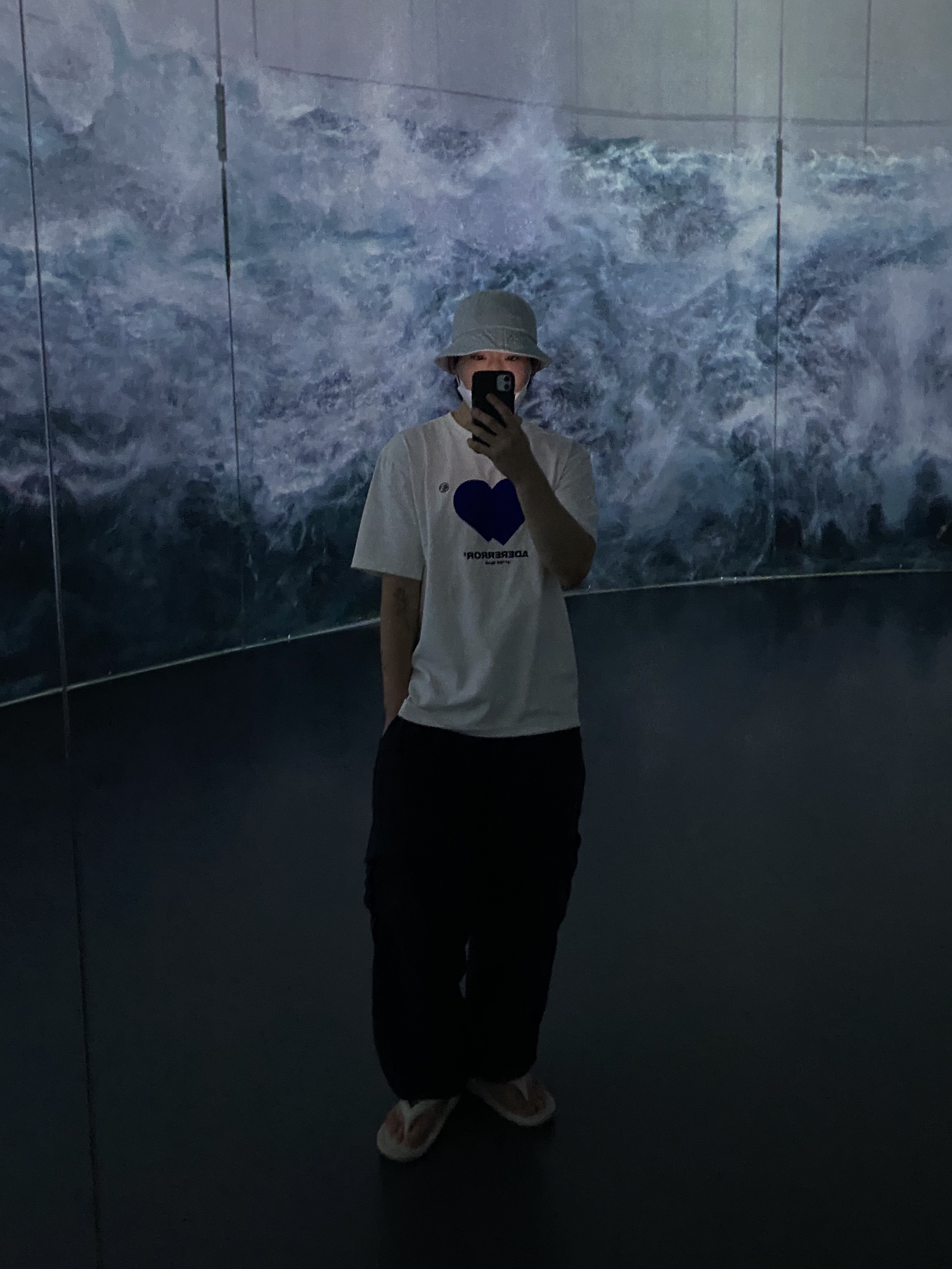 Ader Error Twin Heart Logo T-Shirt White, Taw&Toe Flip Flop Zerovity Bio Cream 착용 스타일 - 1