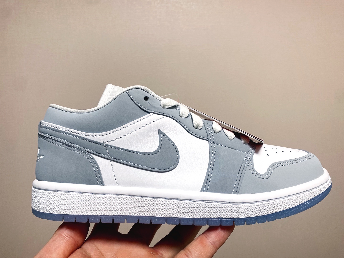 (W) Jordan 1 Low White Wolf Grey 착용 스타일 - 3