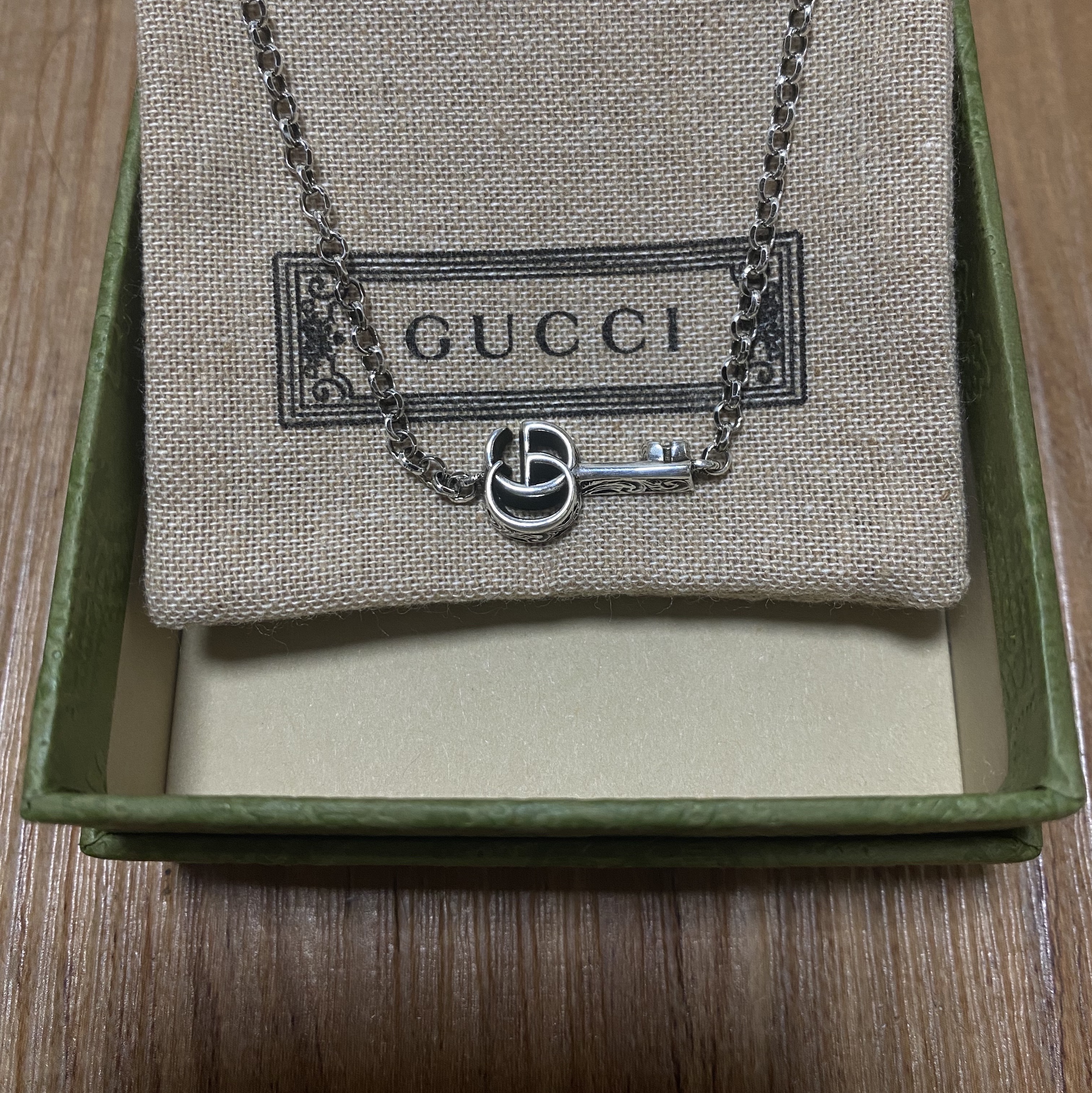 Gucci Double G Key Bracelet 925 Sterling Silver with Aged Finish 착용 스타일