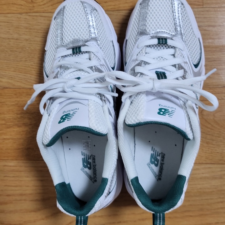 New Balance 530 White Mint 착용 스타일