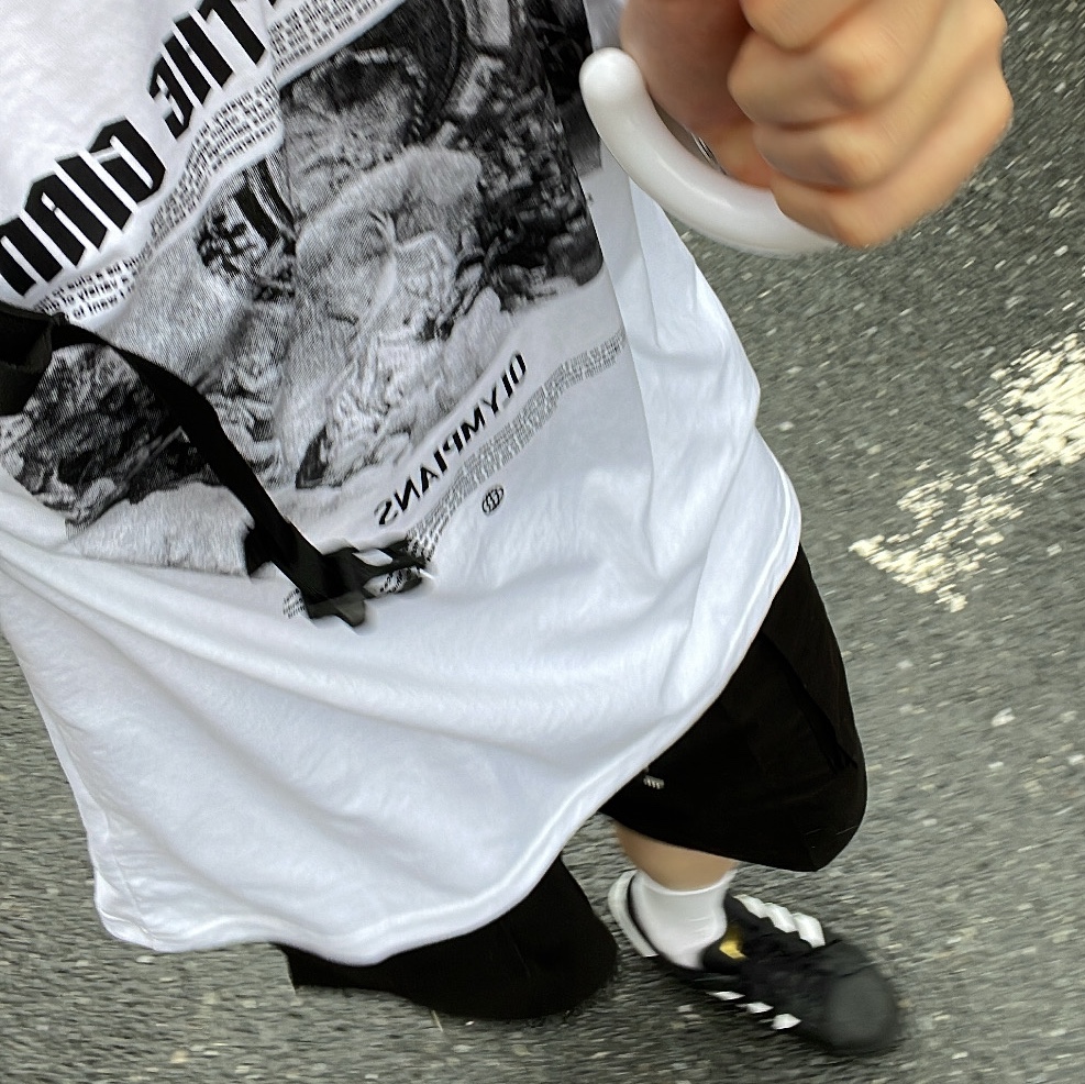Adidas Superstar Core Black White 착용 스타일