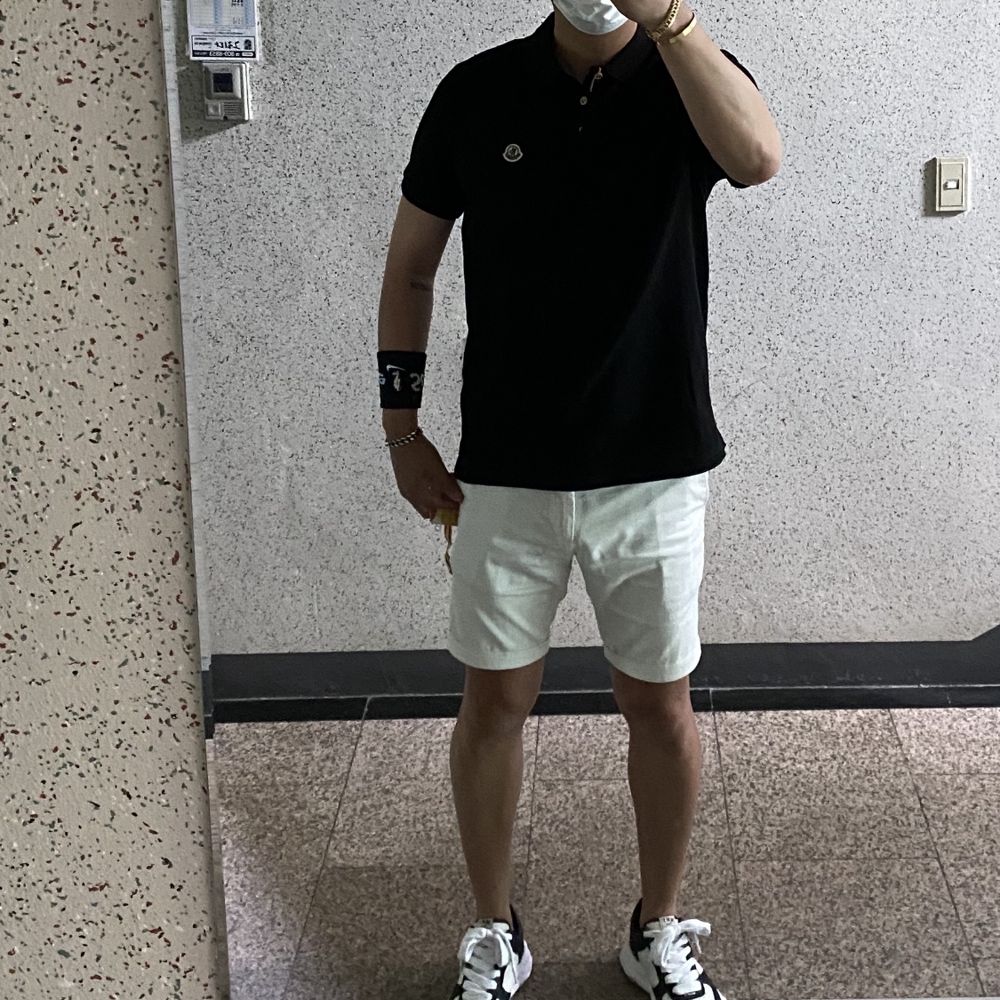 Maison Mihara Yasuhiro Wayne OG Sole Leather Low-top Sneakers Black White, Moncler Logo Polo Shirt Black - 23SS 착용 스타일 - 2