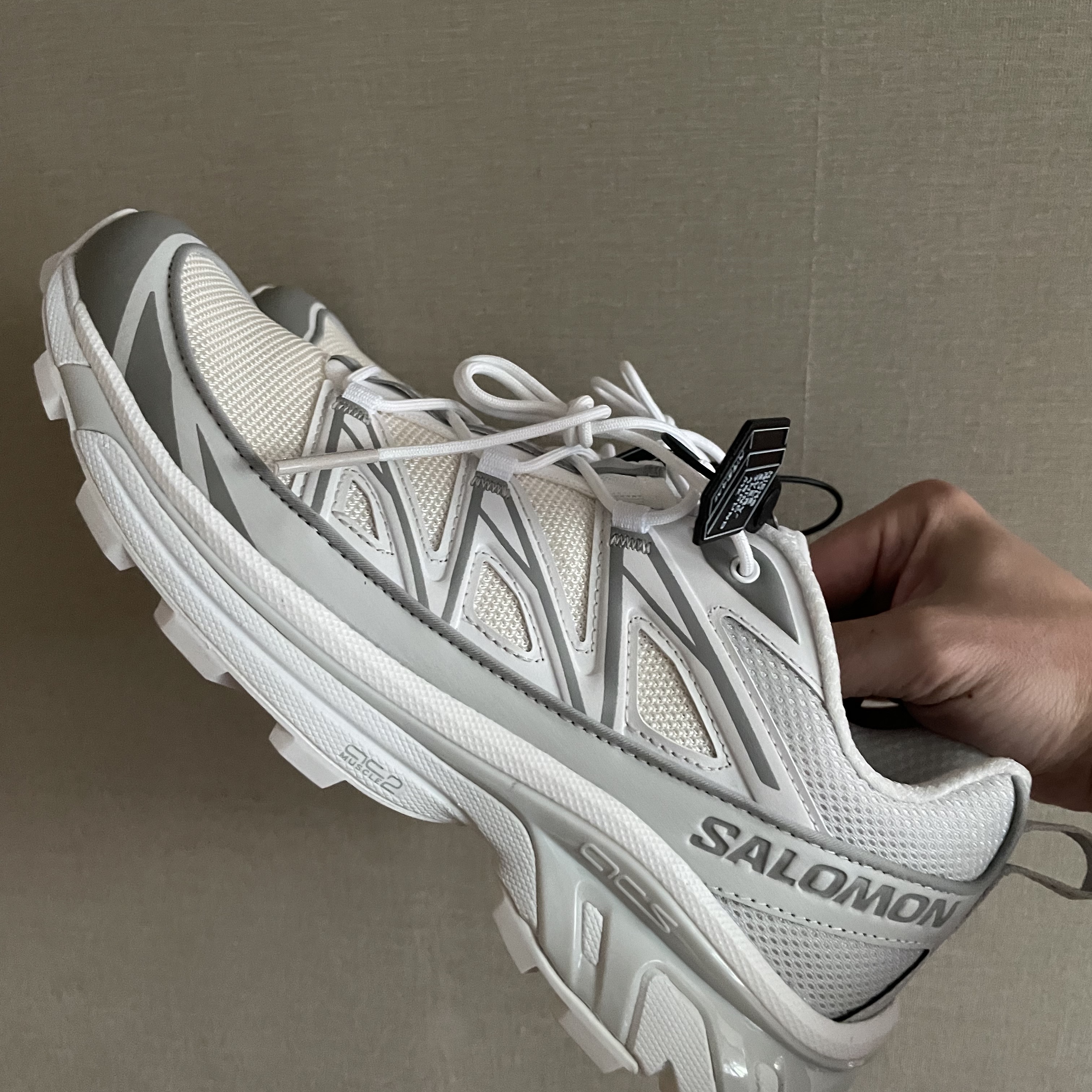 Salomon XT-6 Expanse Vanilla Ice White 착용 스타일