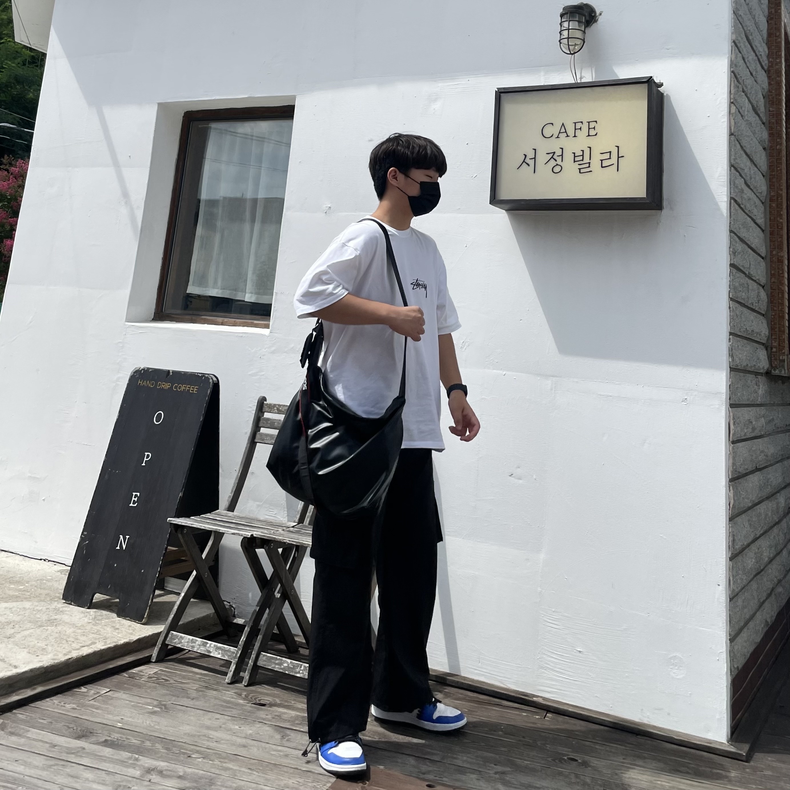 Stussy Withered Flower T-Shirt White, (W) Jordan 1 Mid SE Sisterhood 착용 스타일 - 1