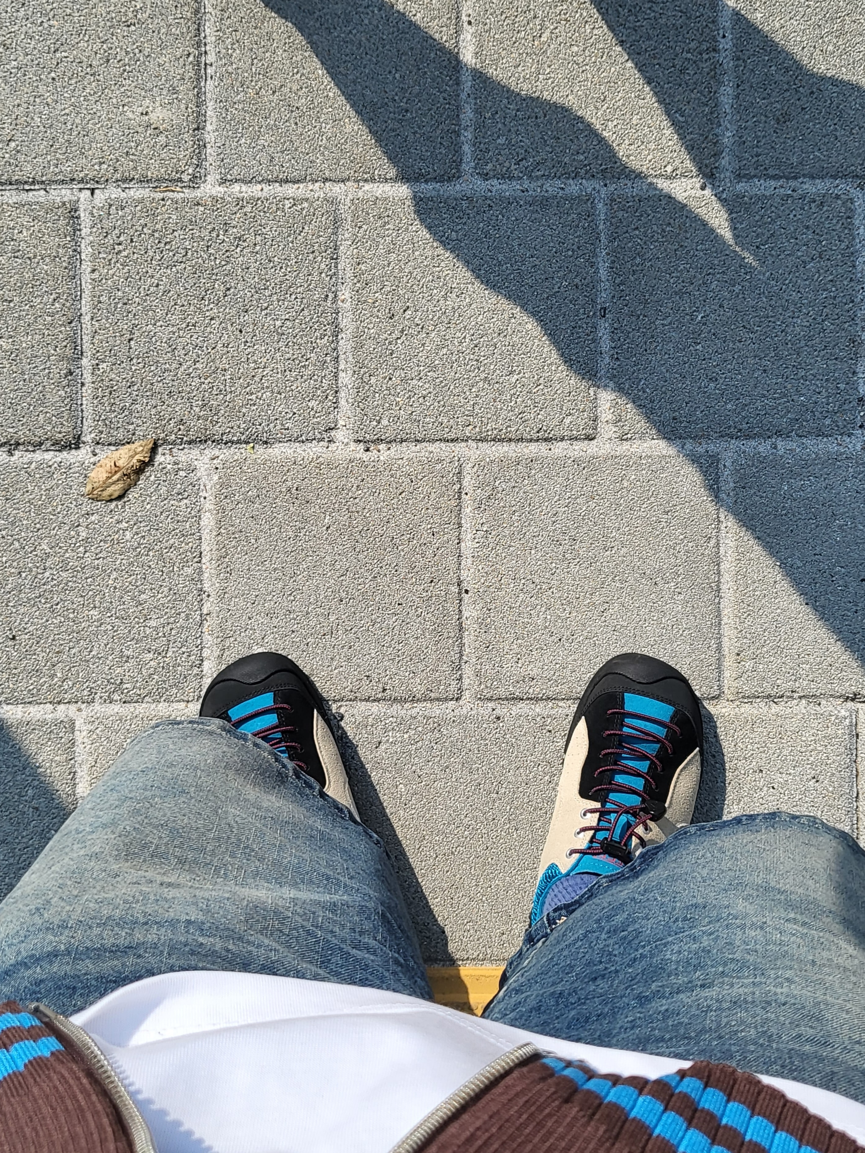 Keen Jasper Rocks SP Sneakers Beige 착용 스타일
