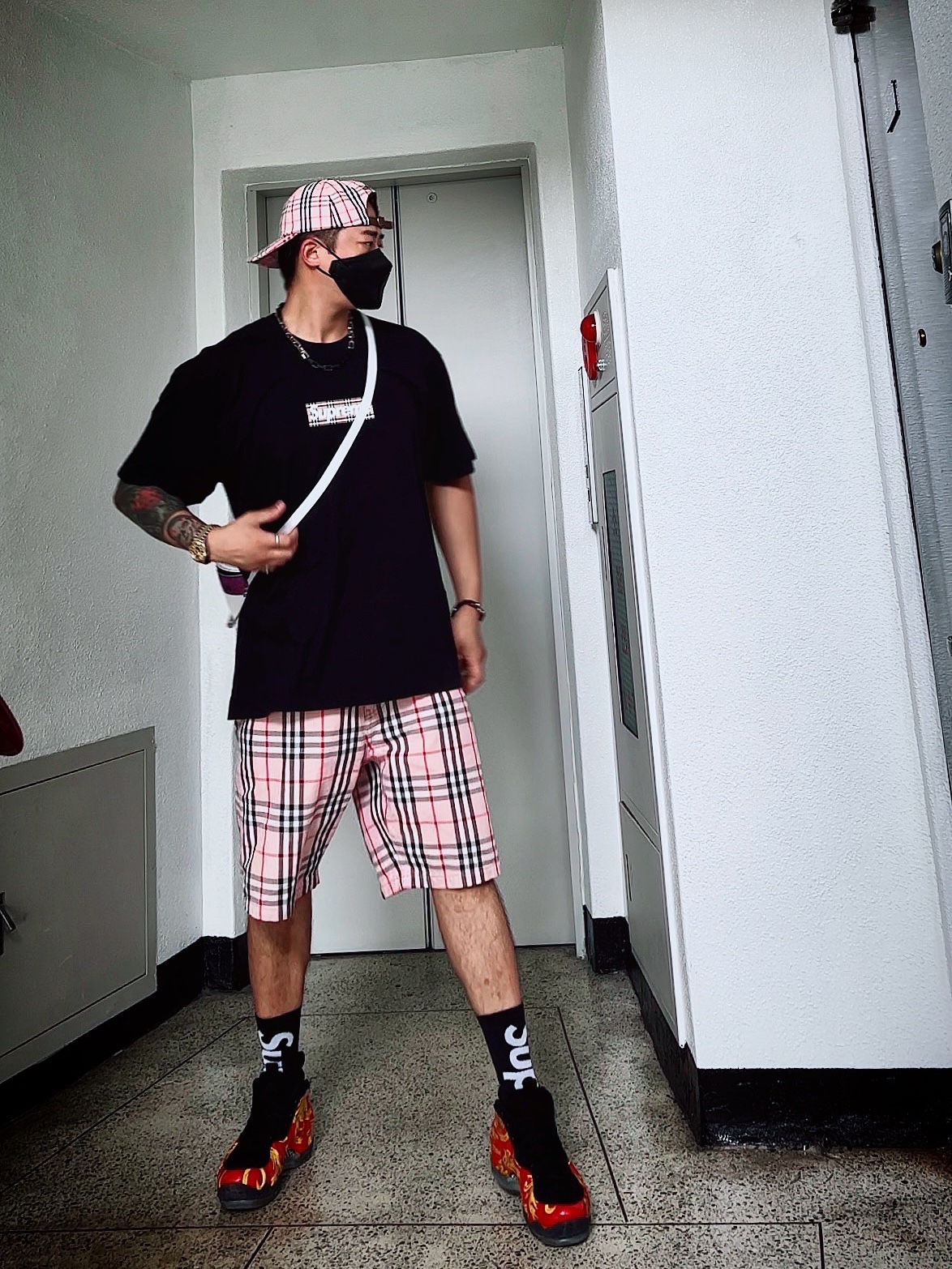 Supreme x Burberry Denim 6-Panel Pink - 22SS, Supreme x Burberry Denim Shorts Pink - 22SS 착용 스타일 - 1
