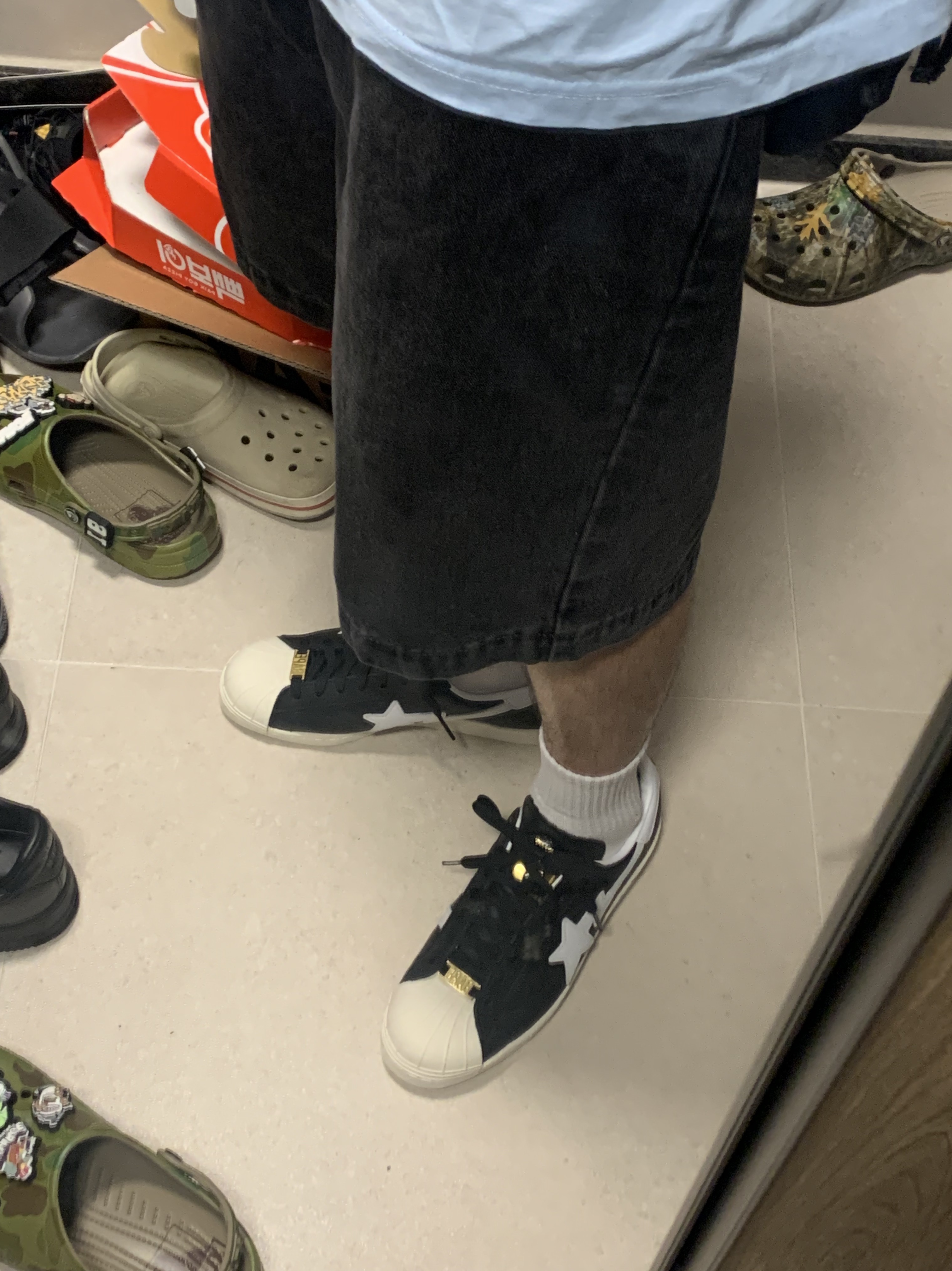 Adidas x BAPE Superstar 80s Core Black Off White 착용 스타일