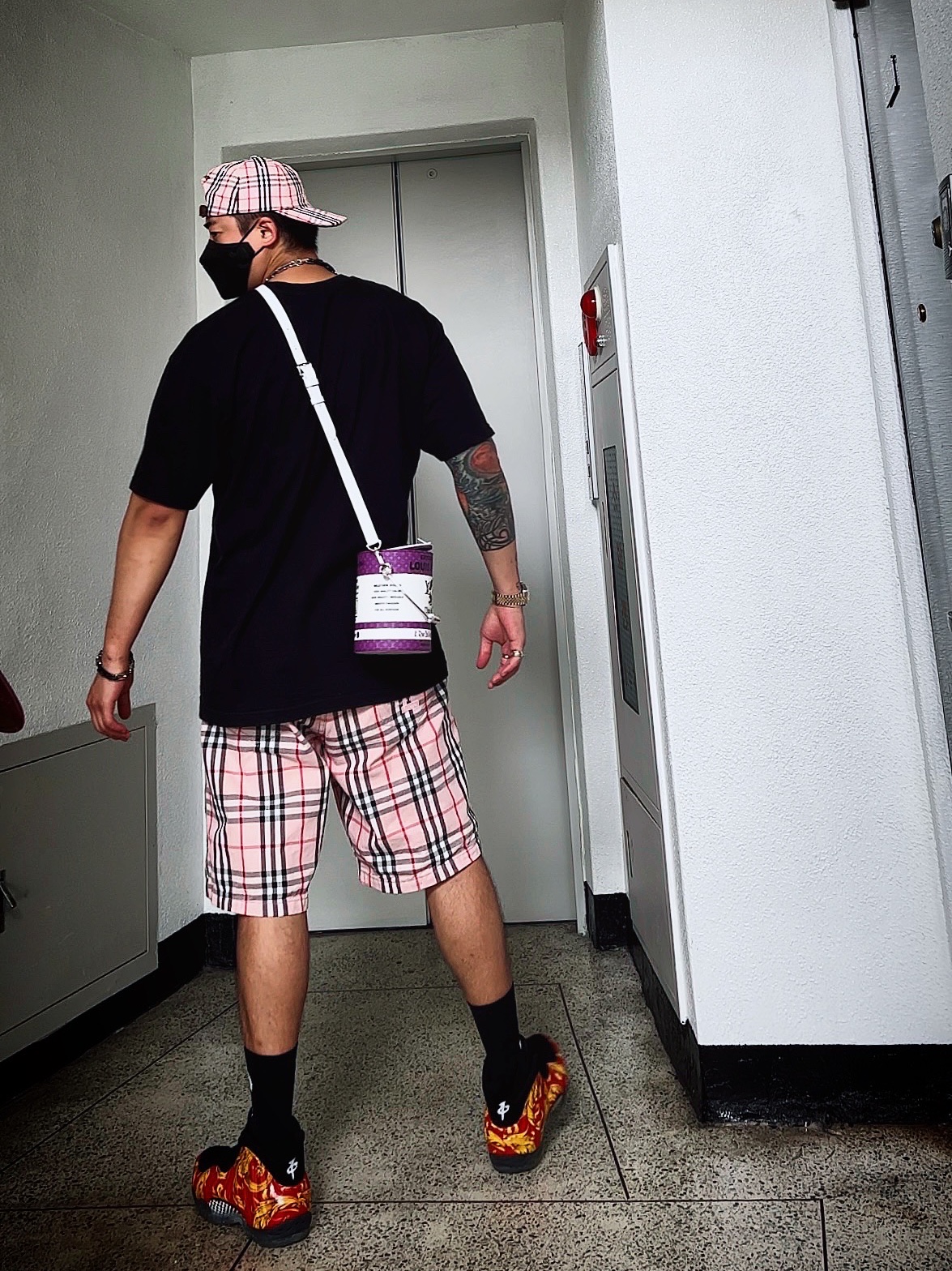 Supreme x Burberry Denim 6-Panel Pink - 22SS, Supreme x Burberry Denim Shorts Pink - 22SS 착용 스타일 - 1