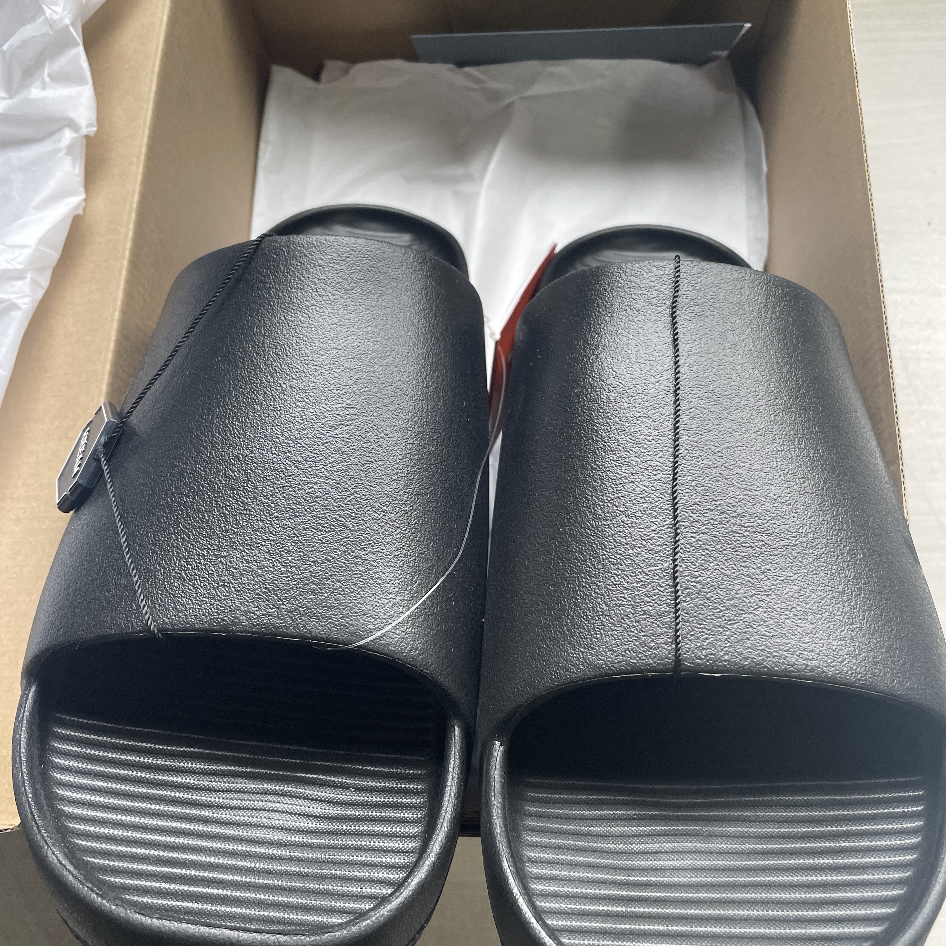 Nike Calm Slide Black 착용 스타일 - 1