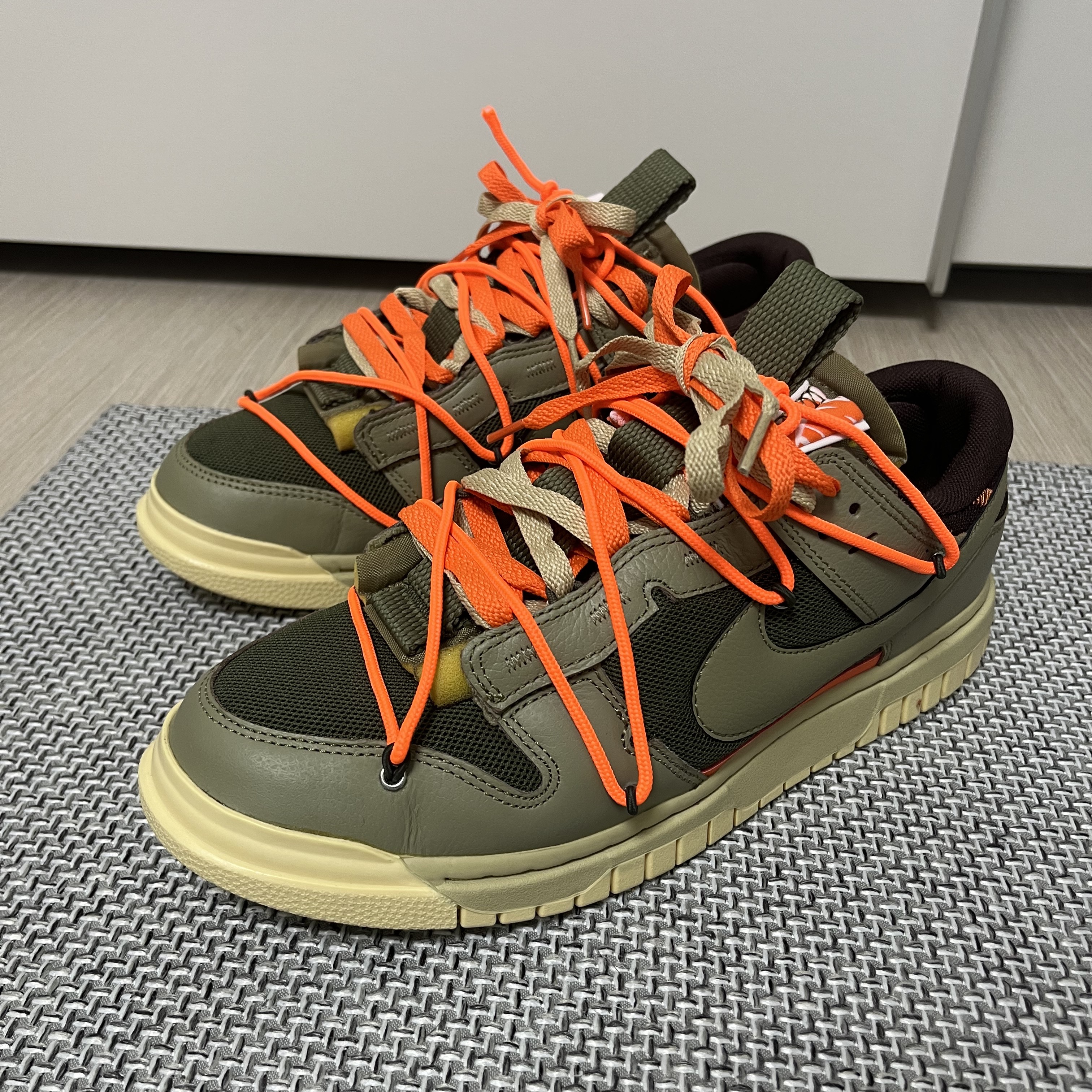 Nike Air Dunk Jumbo Medium Olive 착용 스타일