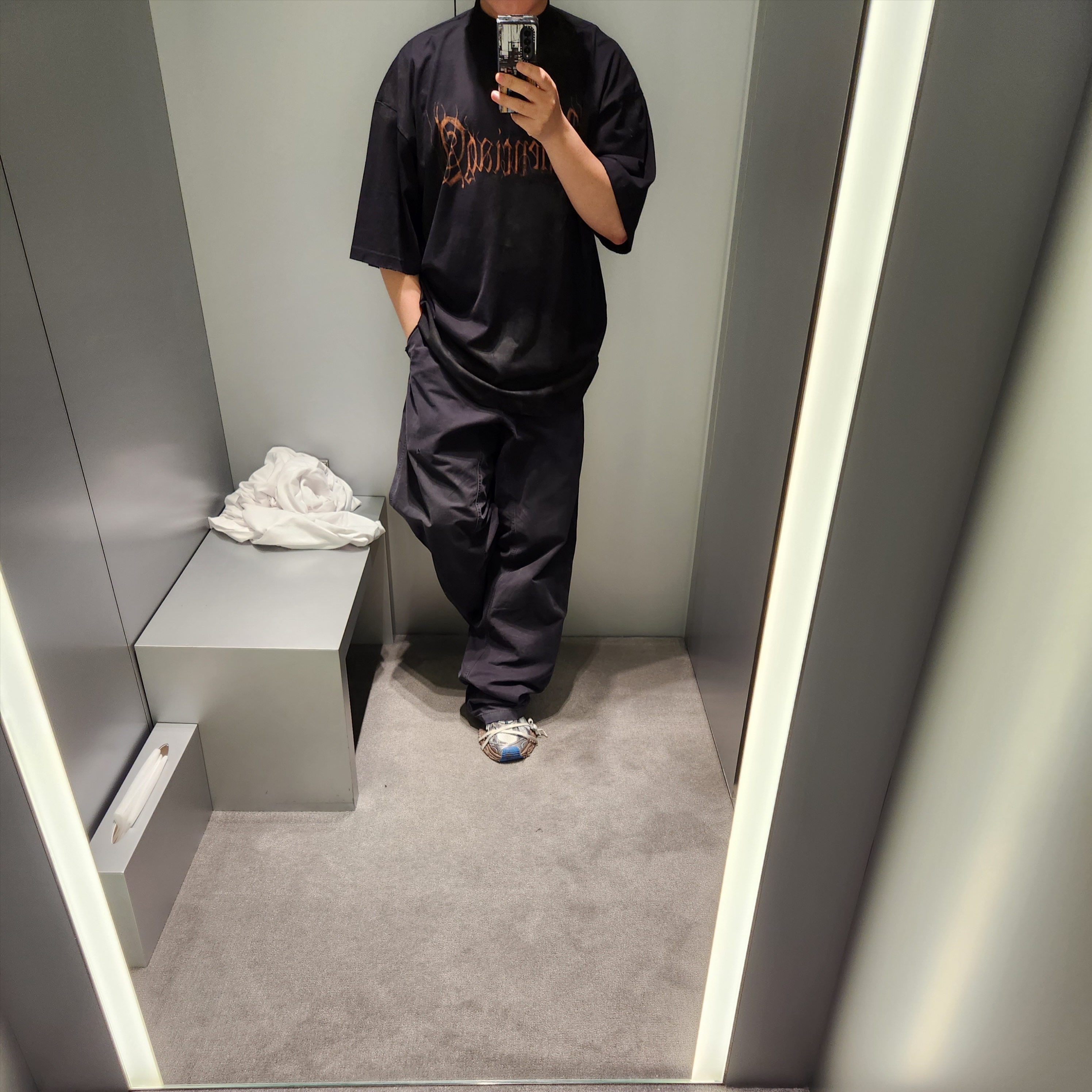 Balenciaga 3XL Sneakers Worn Out Grey White Blue, Balenciaga Minimal Cargo Pants Black 착용 스타일