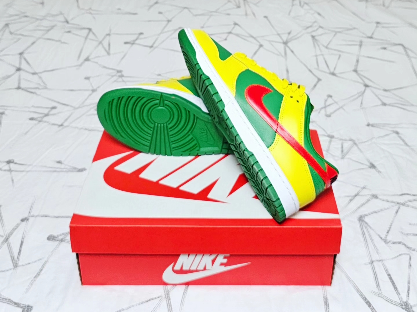 Nike Dunk Low Apple Green and Yellow Strike 착용 스타일 - 4