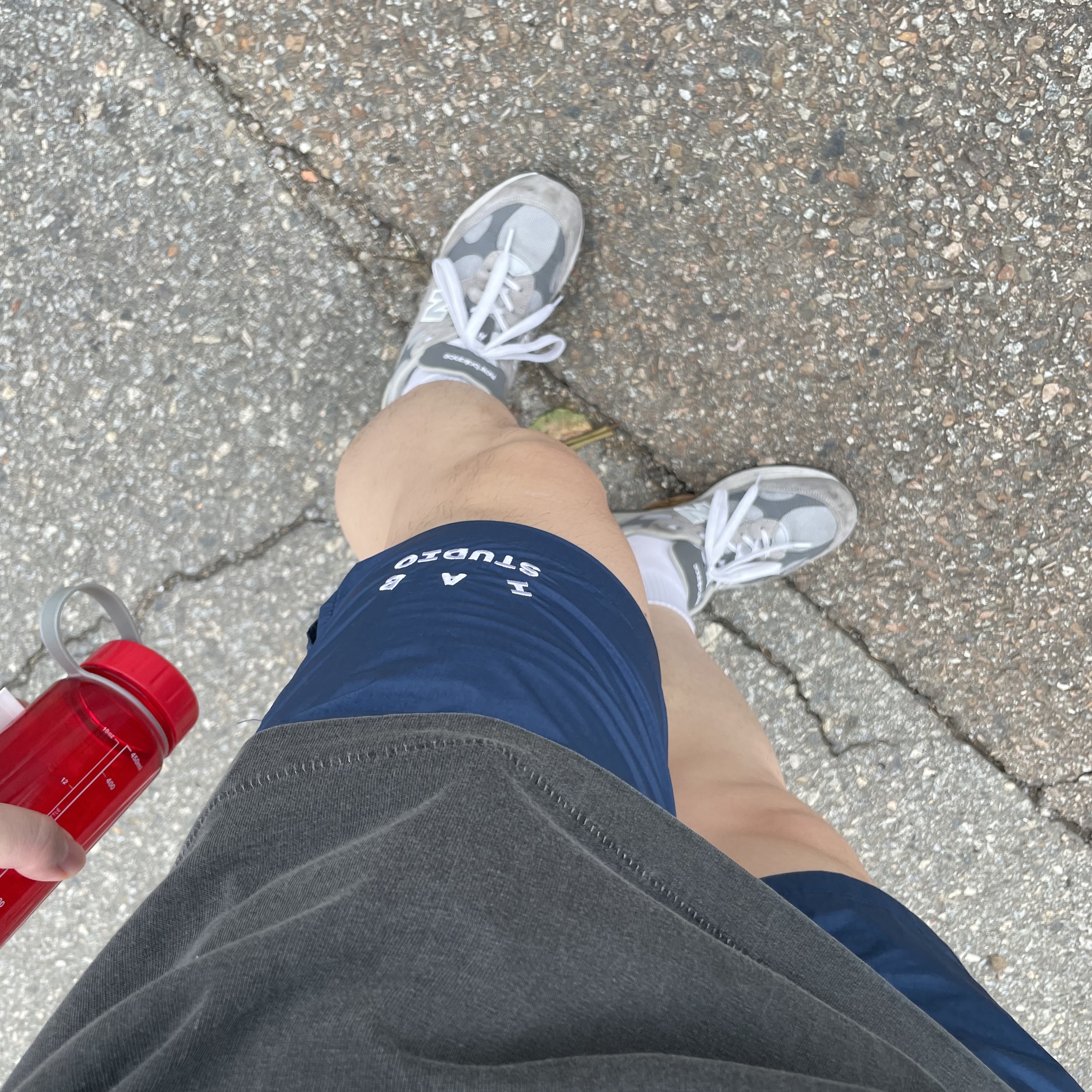 IAB Studio Woven Shorts Navy - The Hyundai Seoul Exclusive, New Balance 992 Made in USA Grey - D Standard 착용 스타일