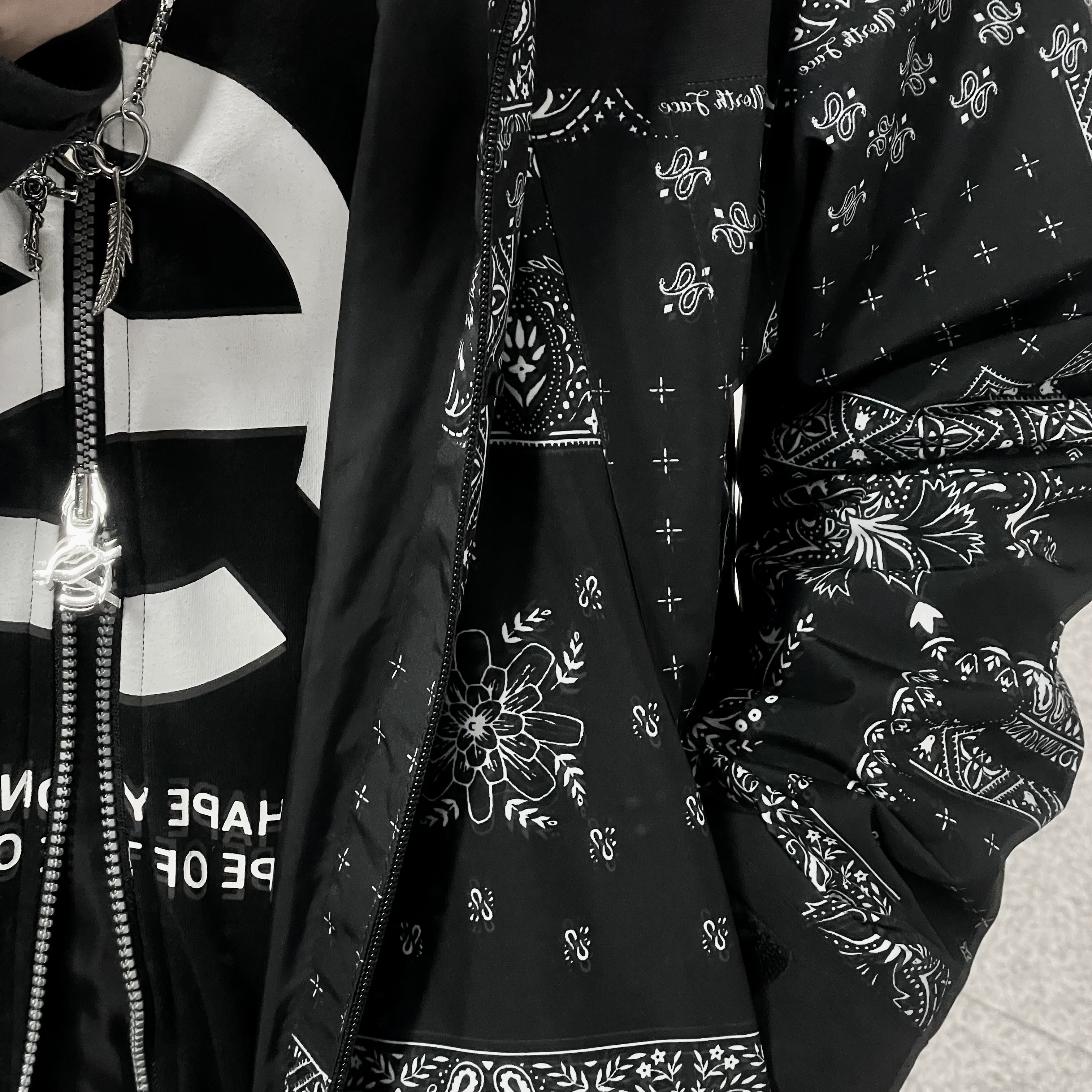 The North Face Novelty GTX Mountain Jacket Black 착용 스타일
