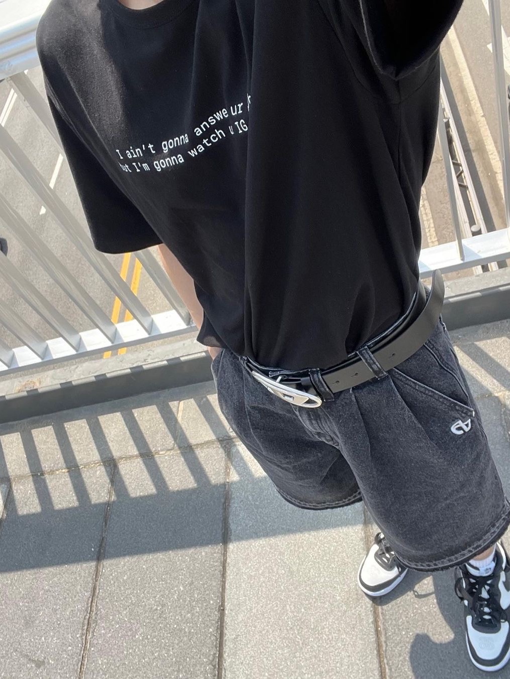 Netherworld Internet Logo T-Shirt Black, Netherworld Internet Logo T-Shirt White 착용 스타일