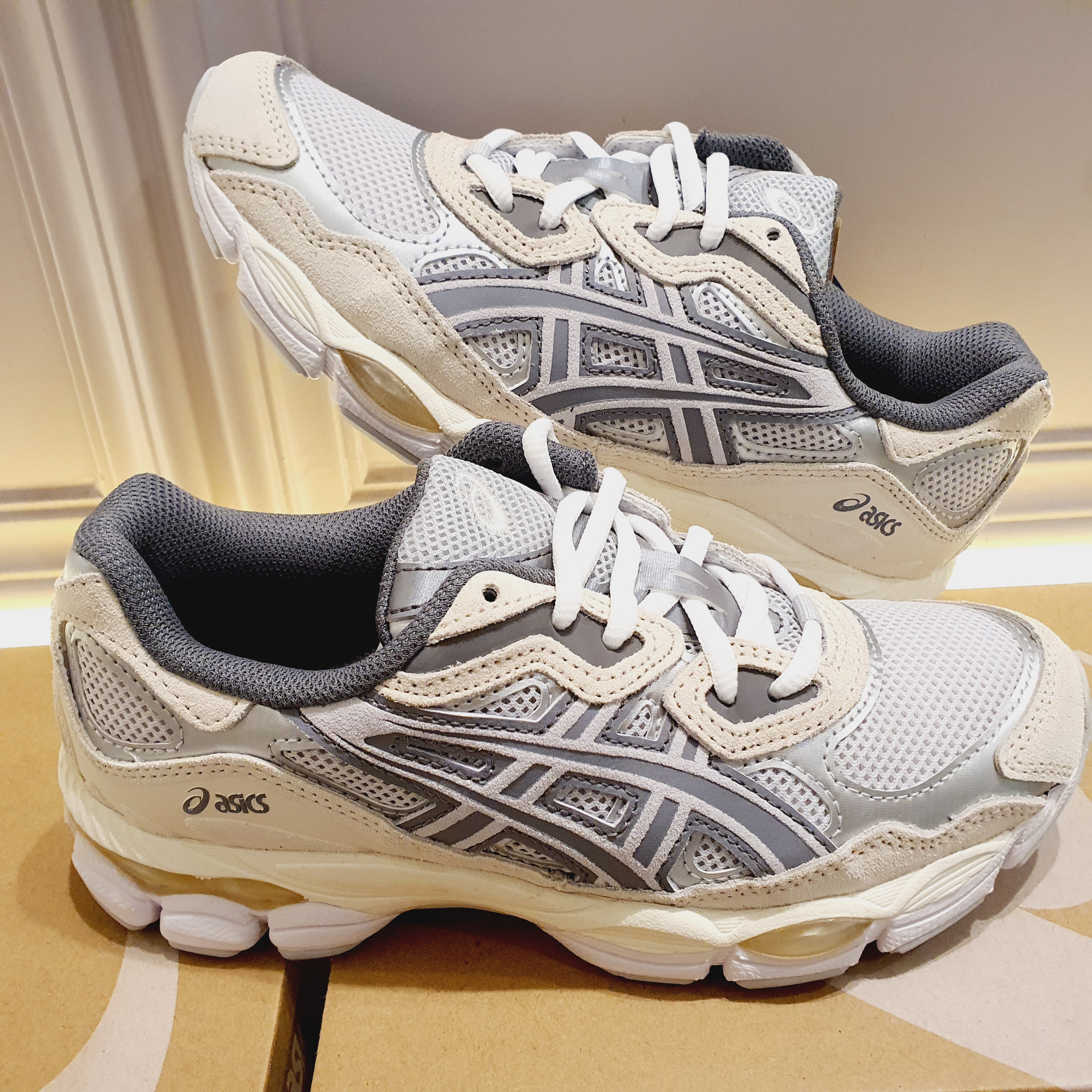 Asics Gel-NYC Concrete Oatmeal 착용 스타일
