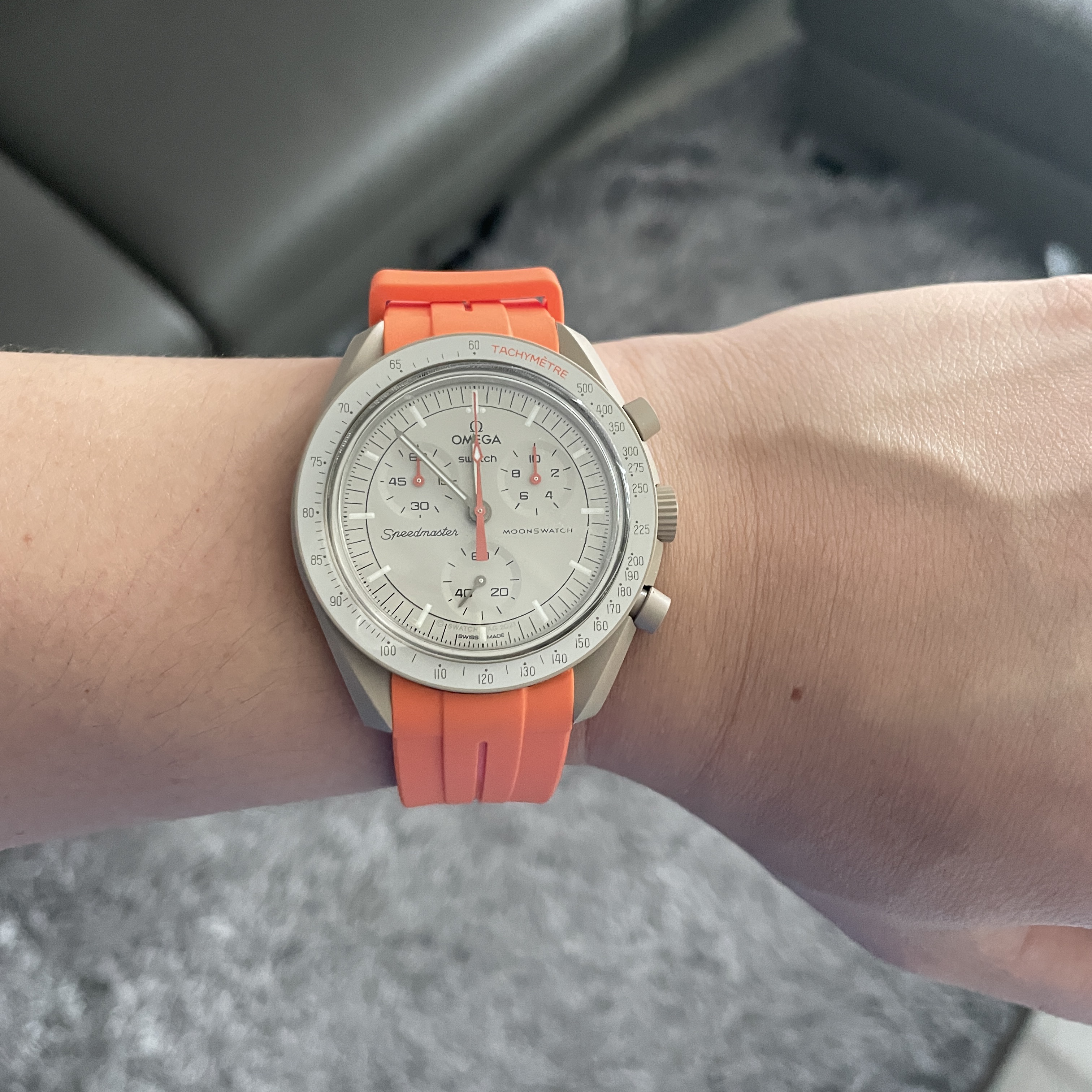 Swatch x Omega Bioceramic MoonSwatch Mission To Jupiter 착용 스타일
