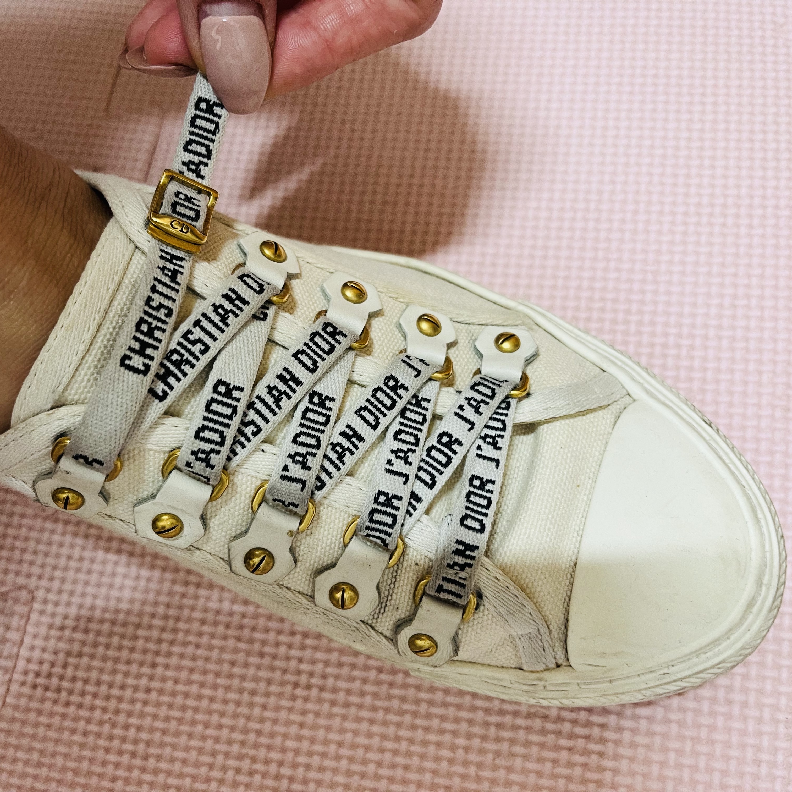 (W) Dior Walk'N'Dior Sneakers Canvas White 착용 스타일
