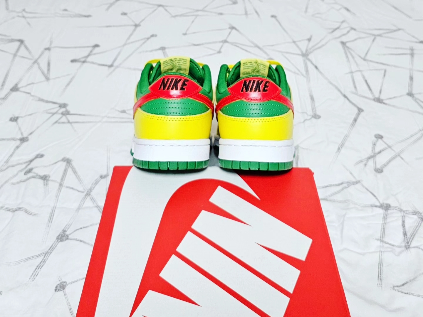 Nike Dunk Low Apple Green and Yellow Strike 착용 스타일 - 5