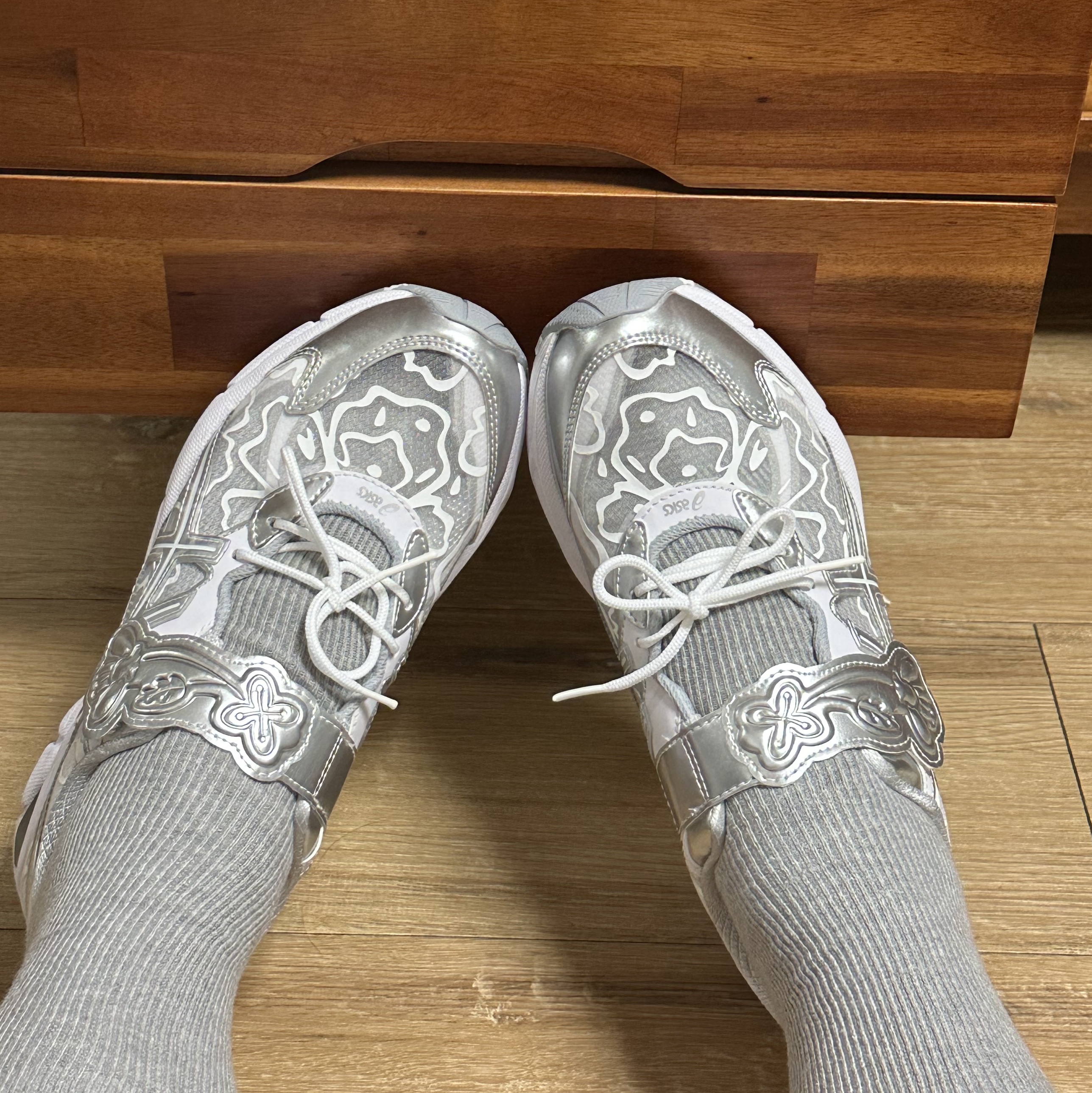 Asics x Cecilie Bahnsen GT-2160 White 착용 스타일