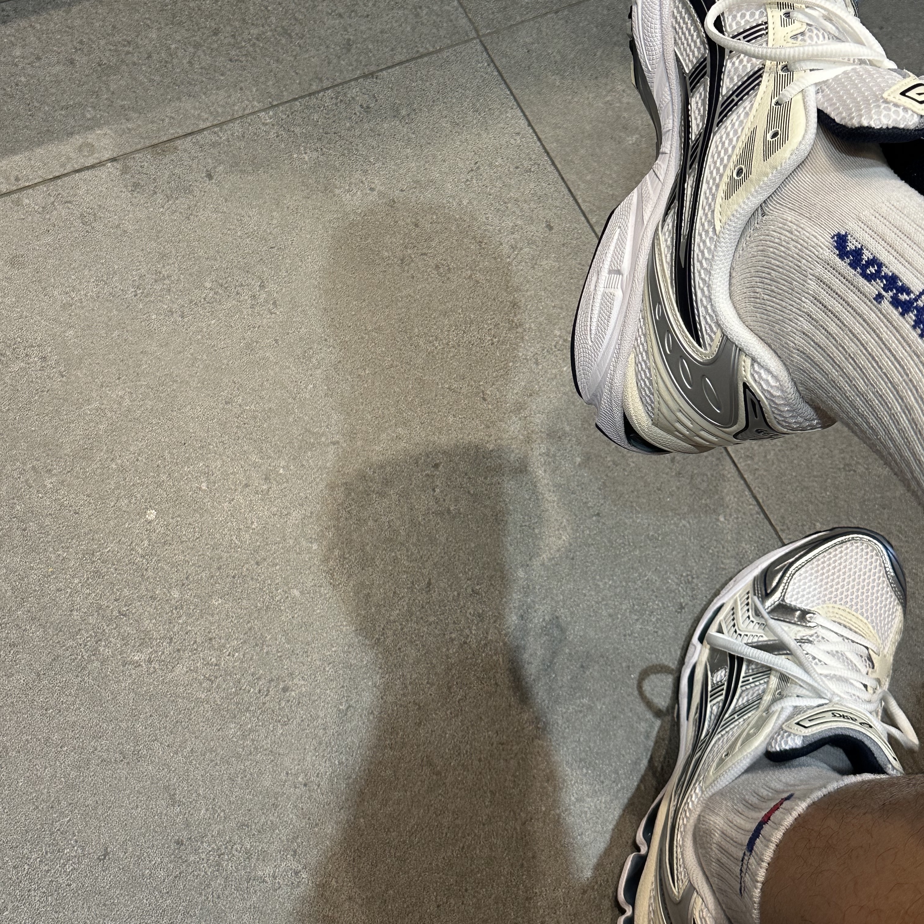 (W) Asics Gel-Kayano 14 White Midnight 착용 스타일
