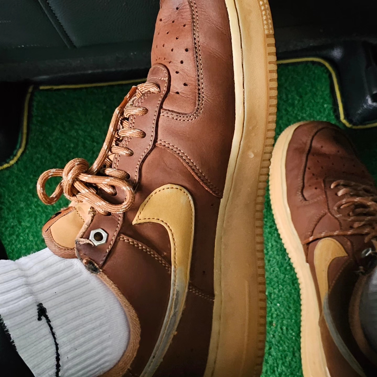 Nike Air Force 1 '07 WB Flax 착용 스타일