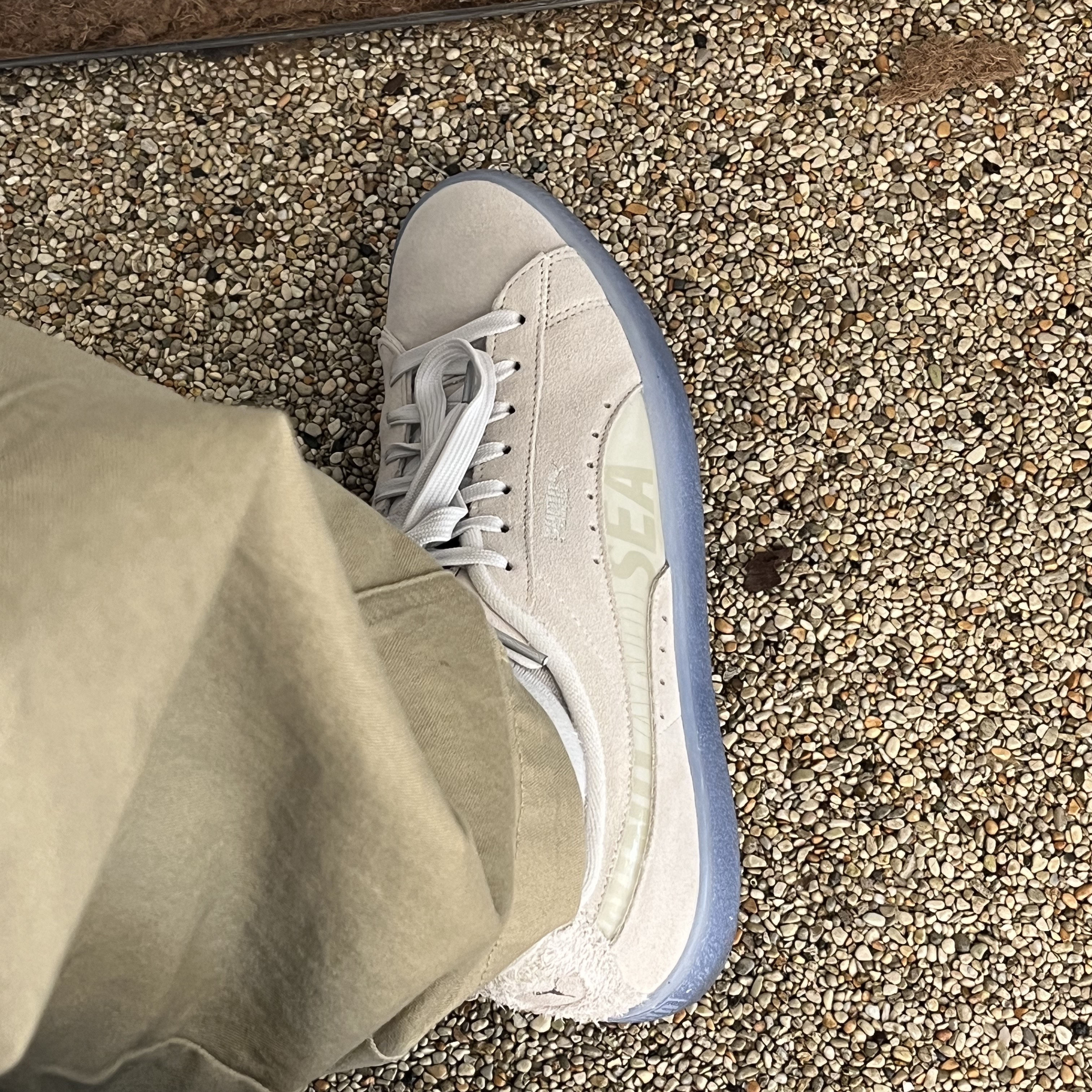 Puma x Wind and Sea Suede VTG Marshmallow 착용 스타일 - 3