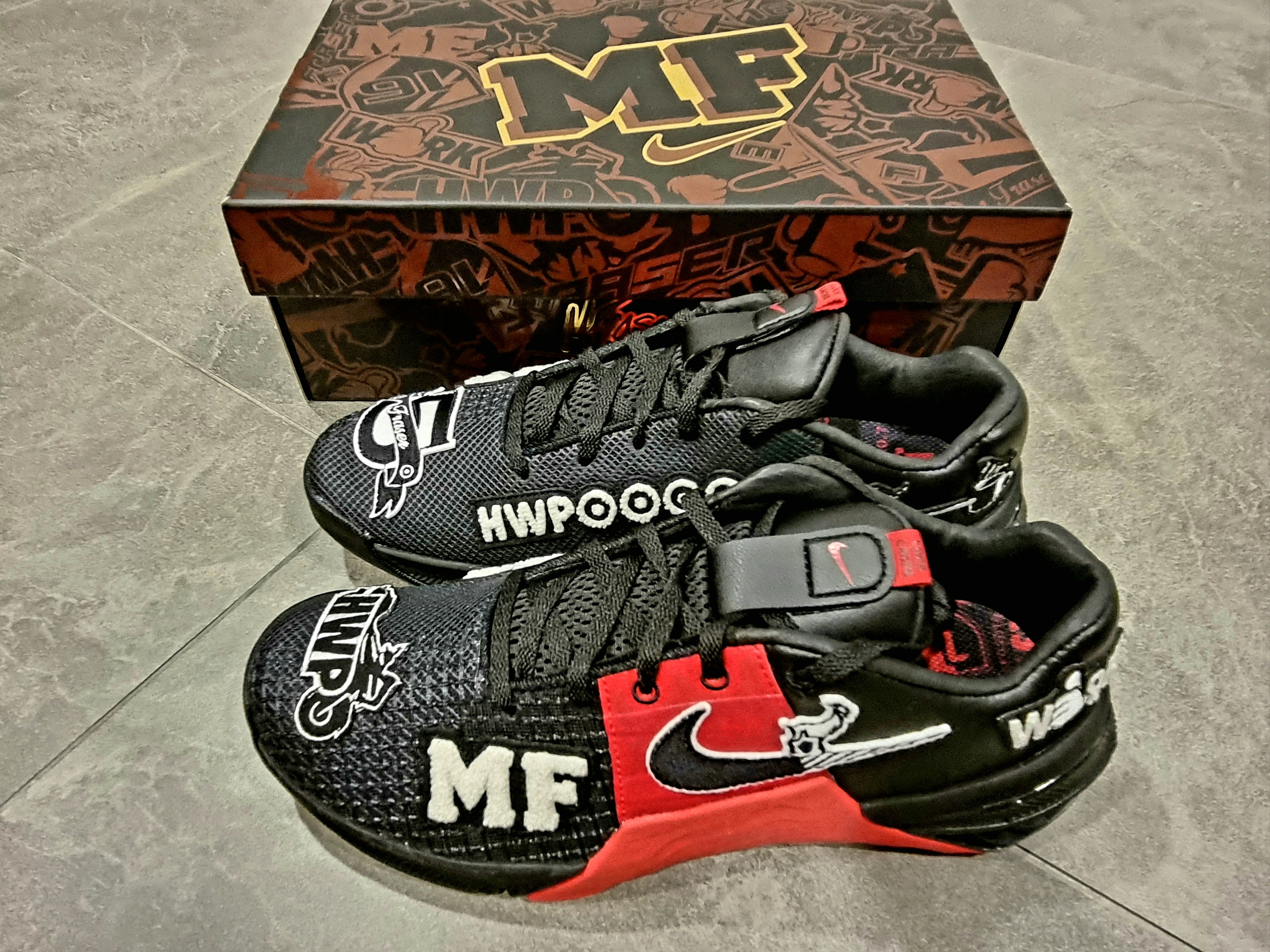 Nike Metcon 8 MF Black Dark Smoke Grey 착용 스타일 - 5